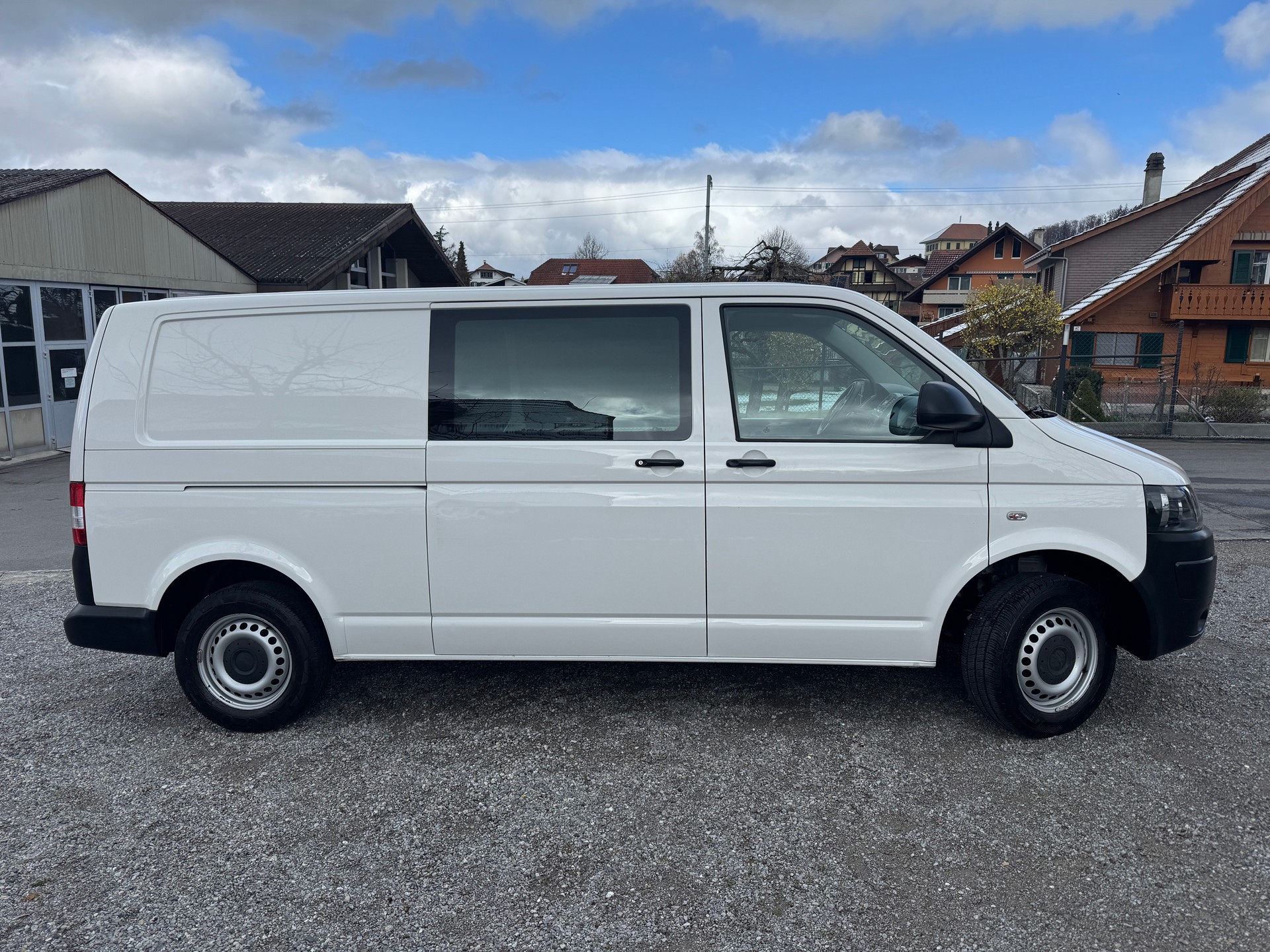 VW T5 2.0 TDI-image-0
