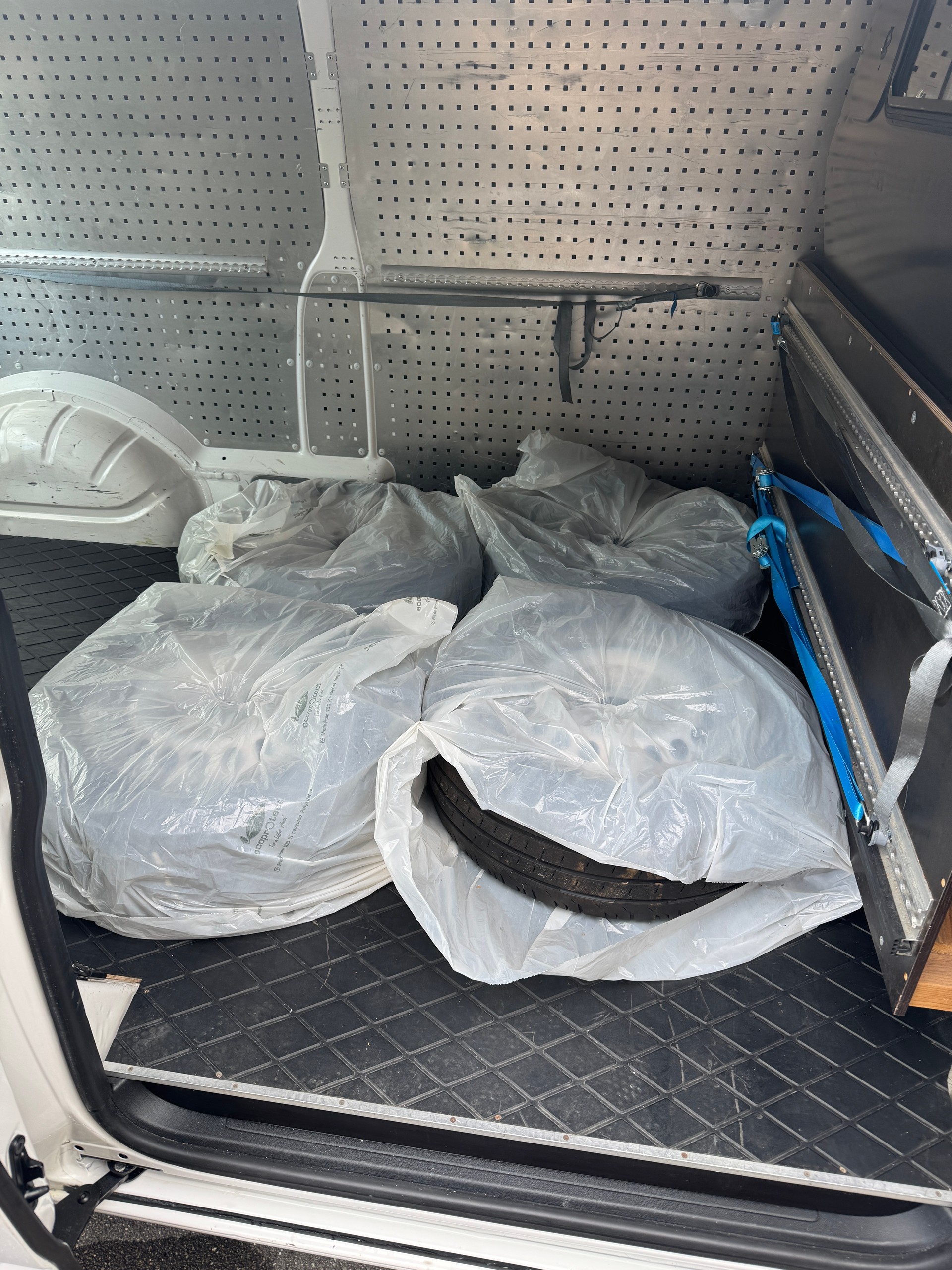 VW T5 2.0 TDI-image-10
