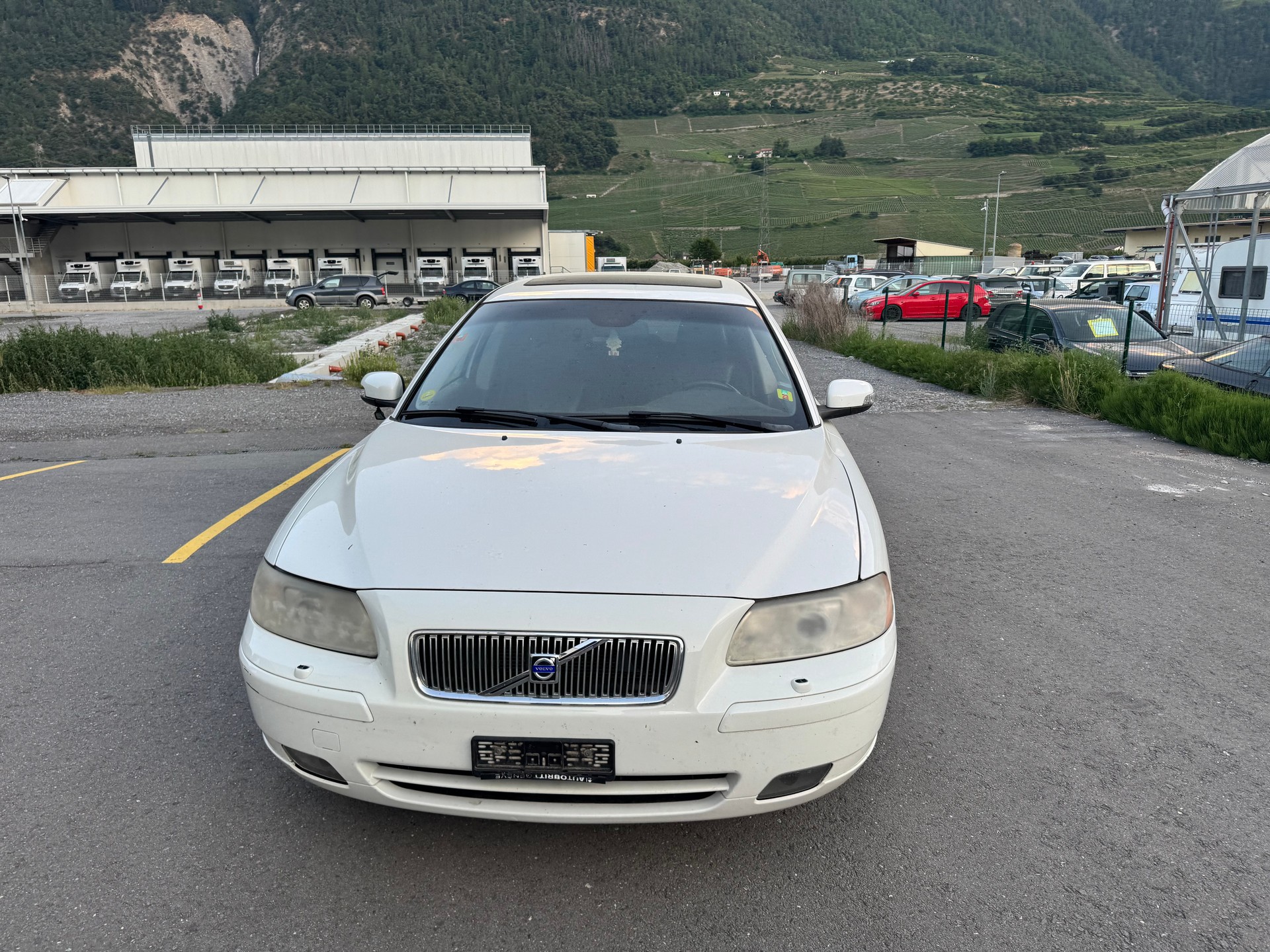 VOLVO V70 2.4 Momentum-image-1