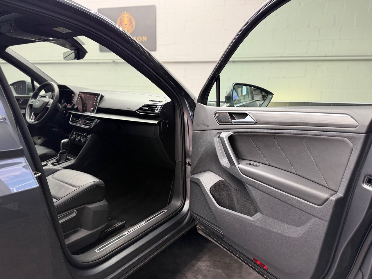 SEAT Tarraco 2.0TSI Xcellence 4Drive DSG | 360° Kamera | Anhängerkupplung 2400KG | BeatsAudio | ACC | 7. Plätzer-image-23