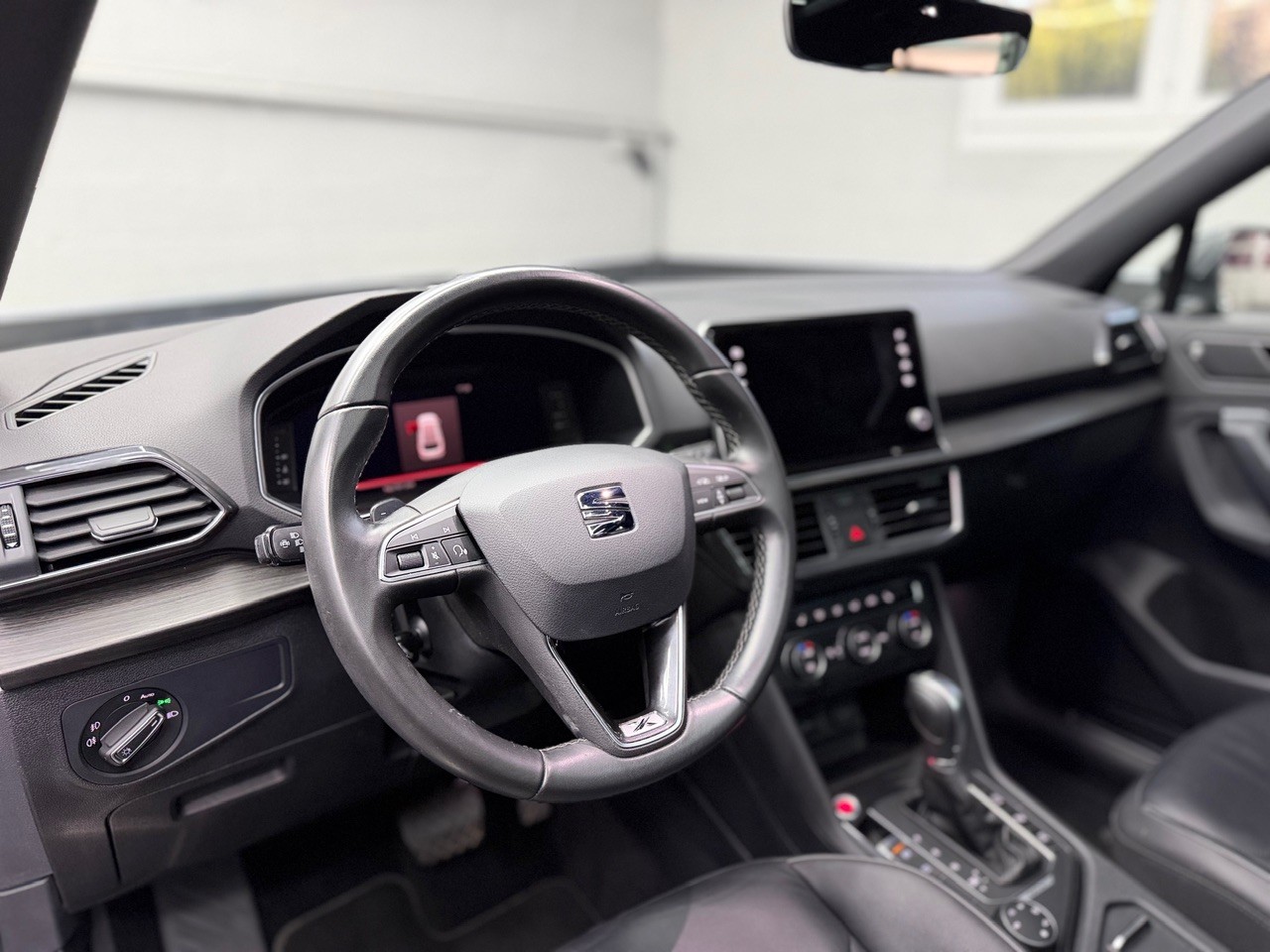 SEAT Tarraco 2.0TSI Xcellence 4Drive DSG | 360° Kamera | Anhängerkupplung 2400KG | BeatsAudio | ACC | 7. Plätzer-image-13