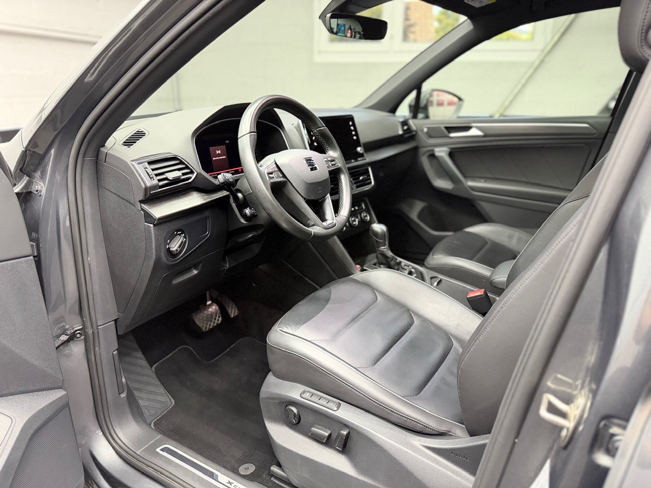 SEAT Tarraco 2.0TSI Xcellence 4Drive DSG | 360° Kamera | Anhängerkupplung 2400KG | BeatsAudio | ACC | 7. Plätzer-image-12