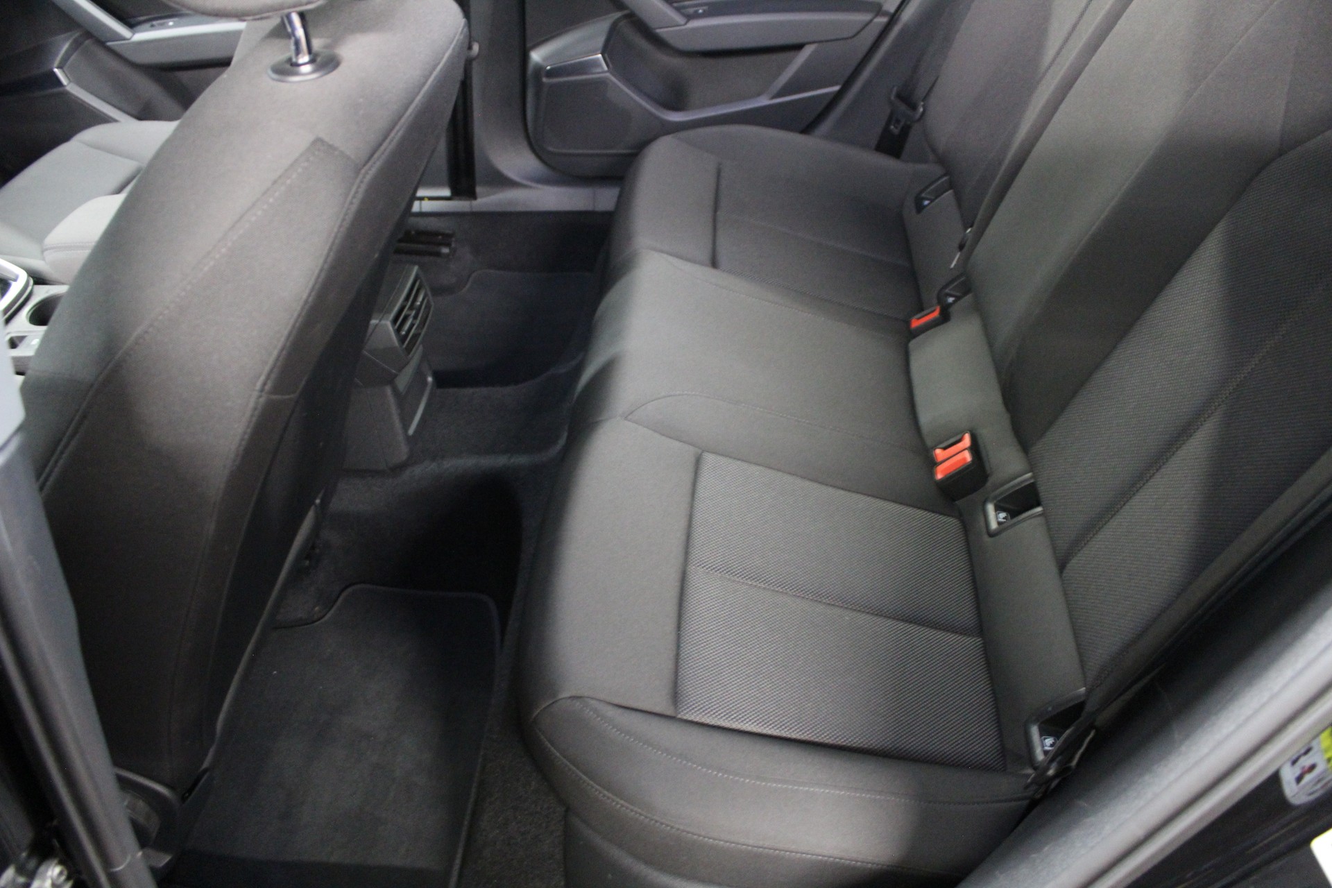 AUDI A3 Sportback 35 TFSI Attraction S-tronic-image-10