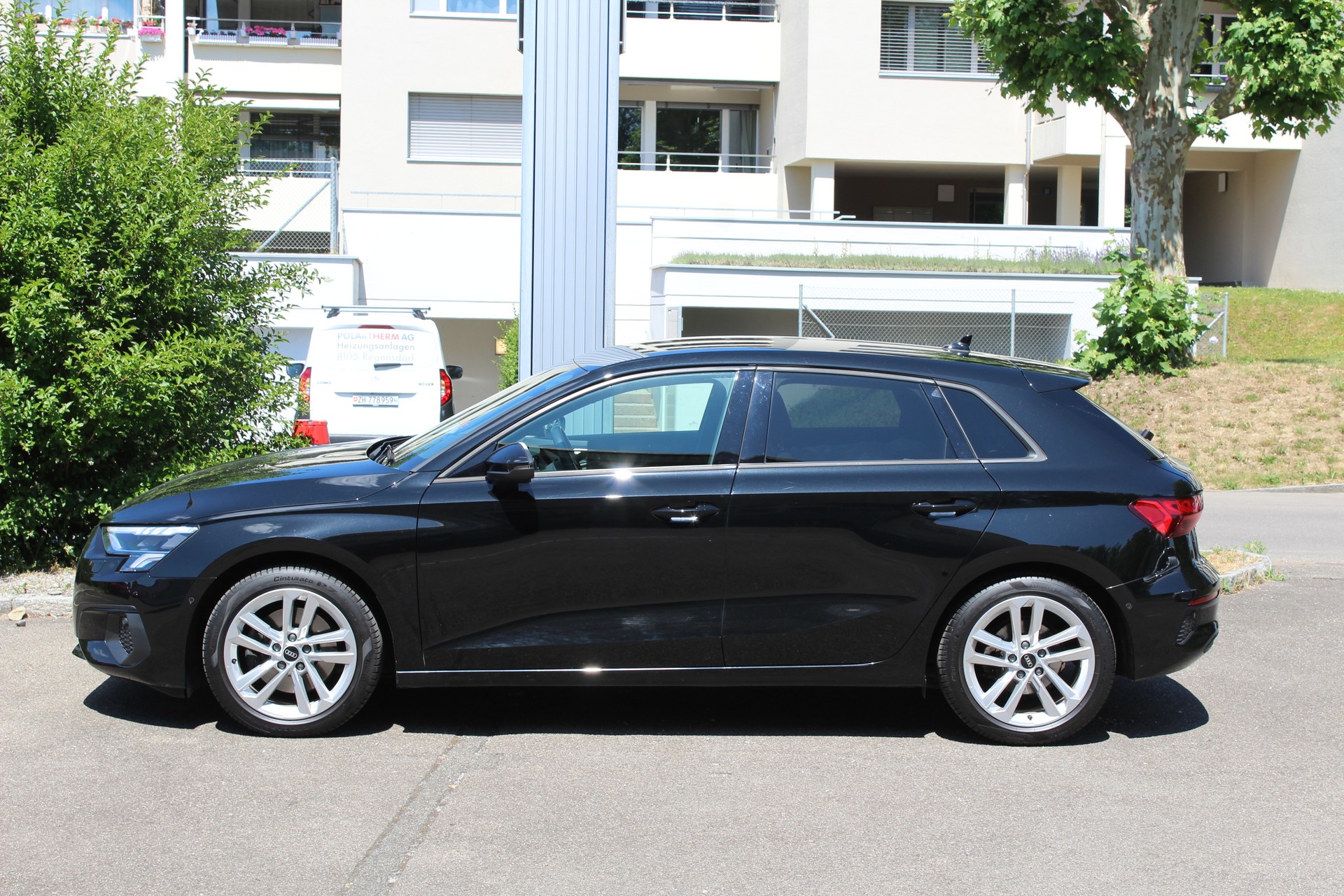 AUDI A3 Sportback 35 TFSI Attraction S-tronic-image-1