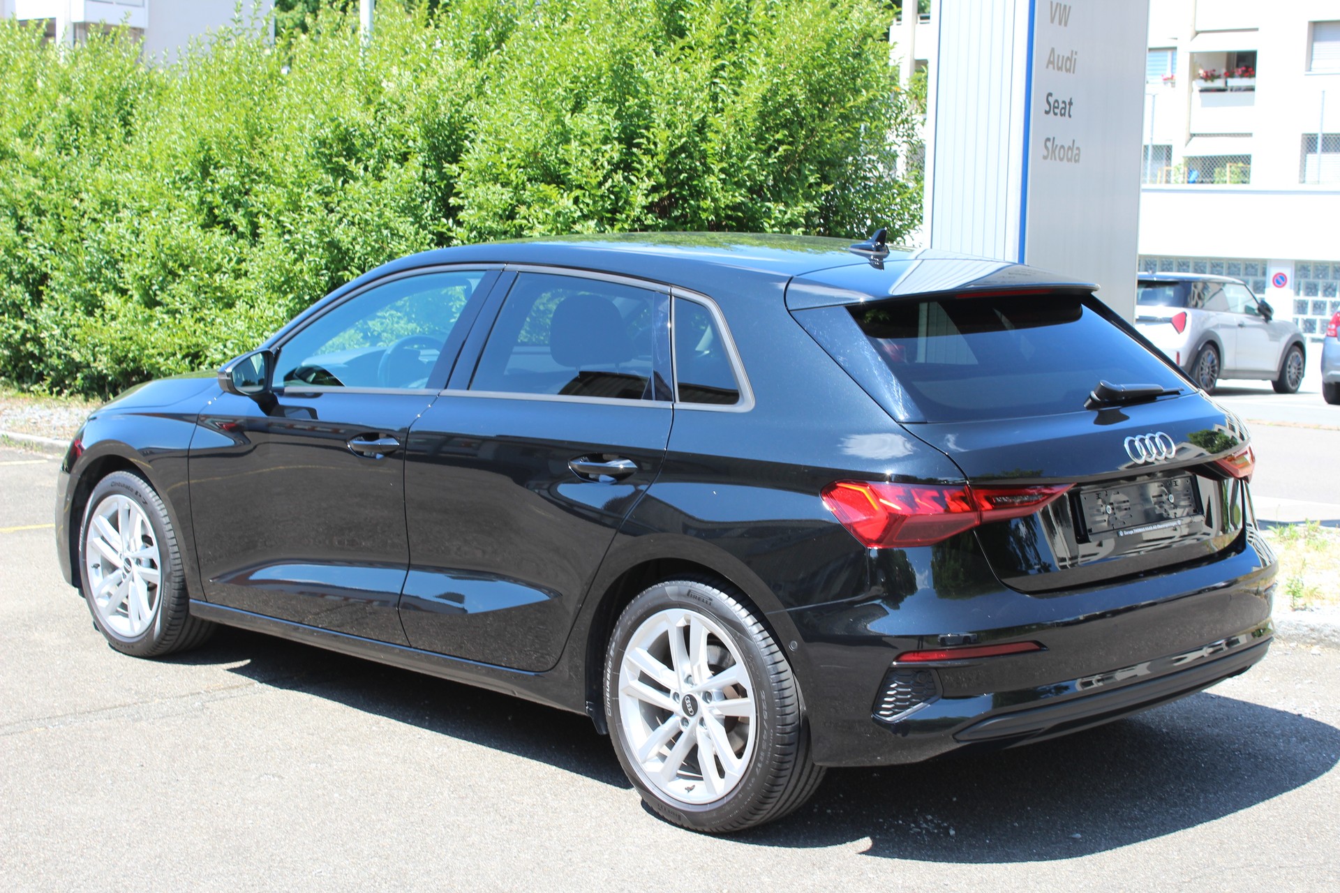 AUDI A3 Sportback 35 TFSI Attraction S-tronic-image-2