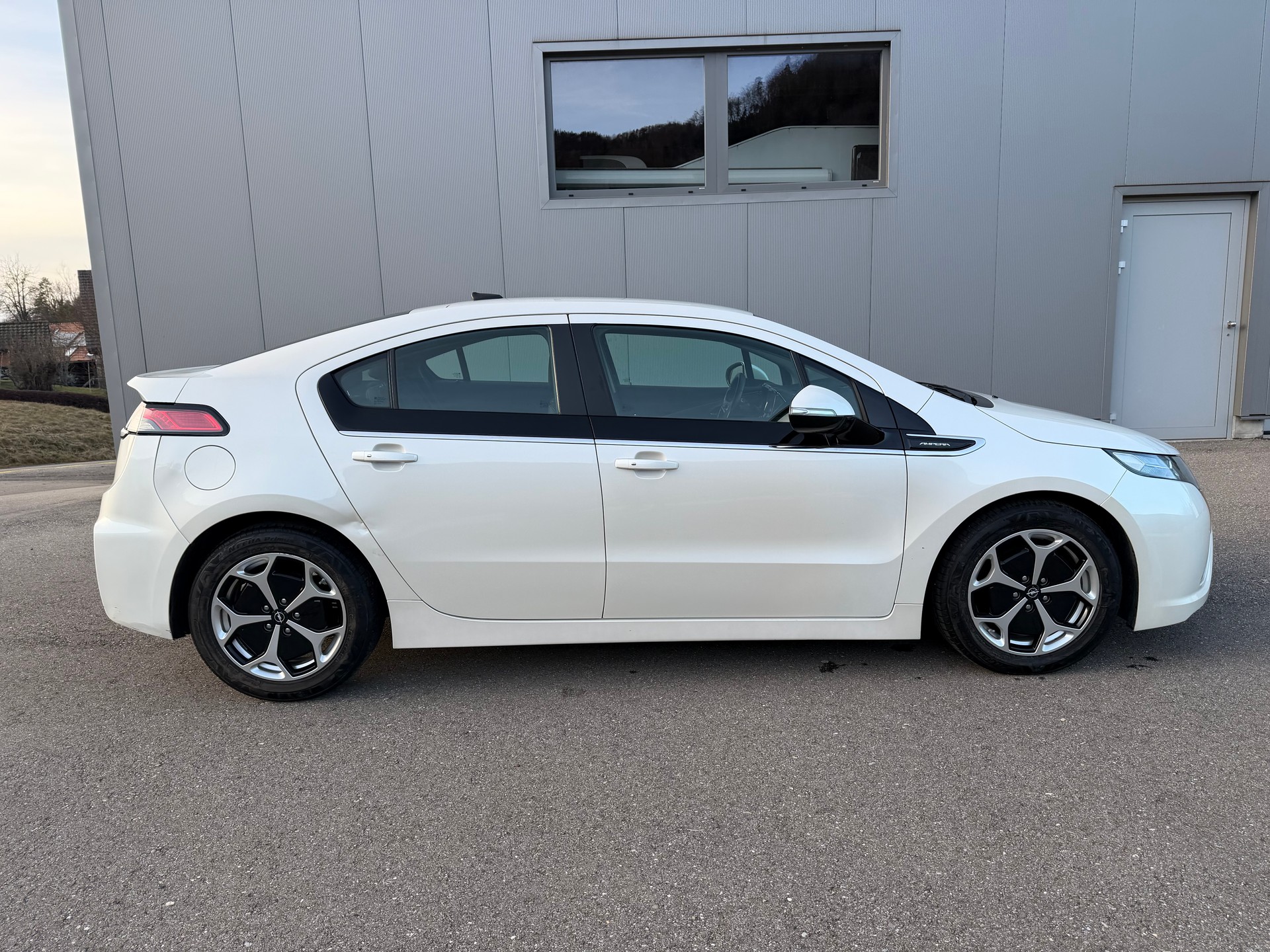 OPEL Ampera E-REV-image-3