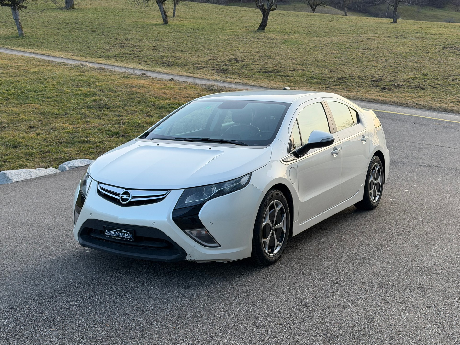 OPEL Ampera E-REV-image-0