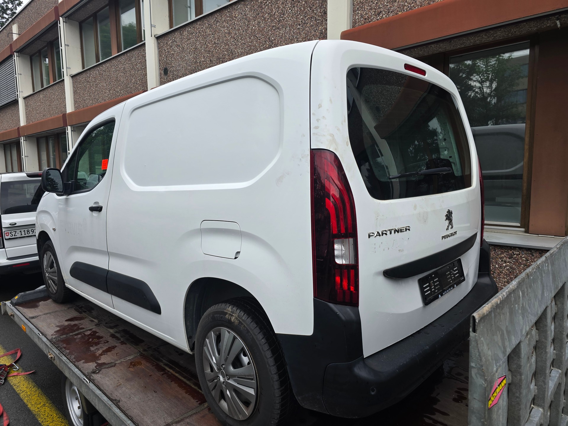 PEUGEOT Partner 1.5 Blue HDi s/s Premium 650kg-image-5
