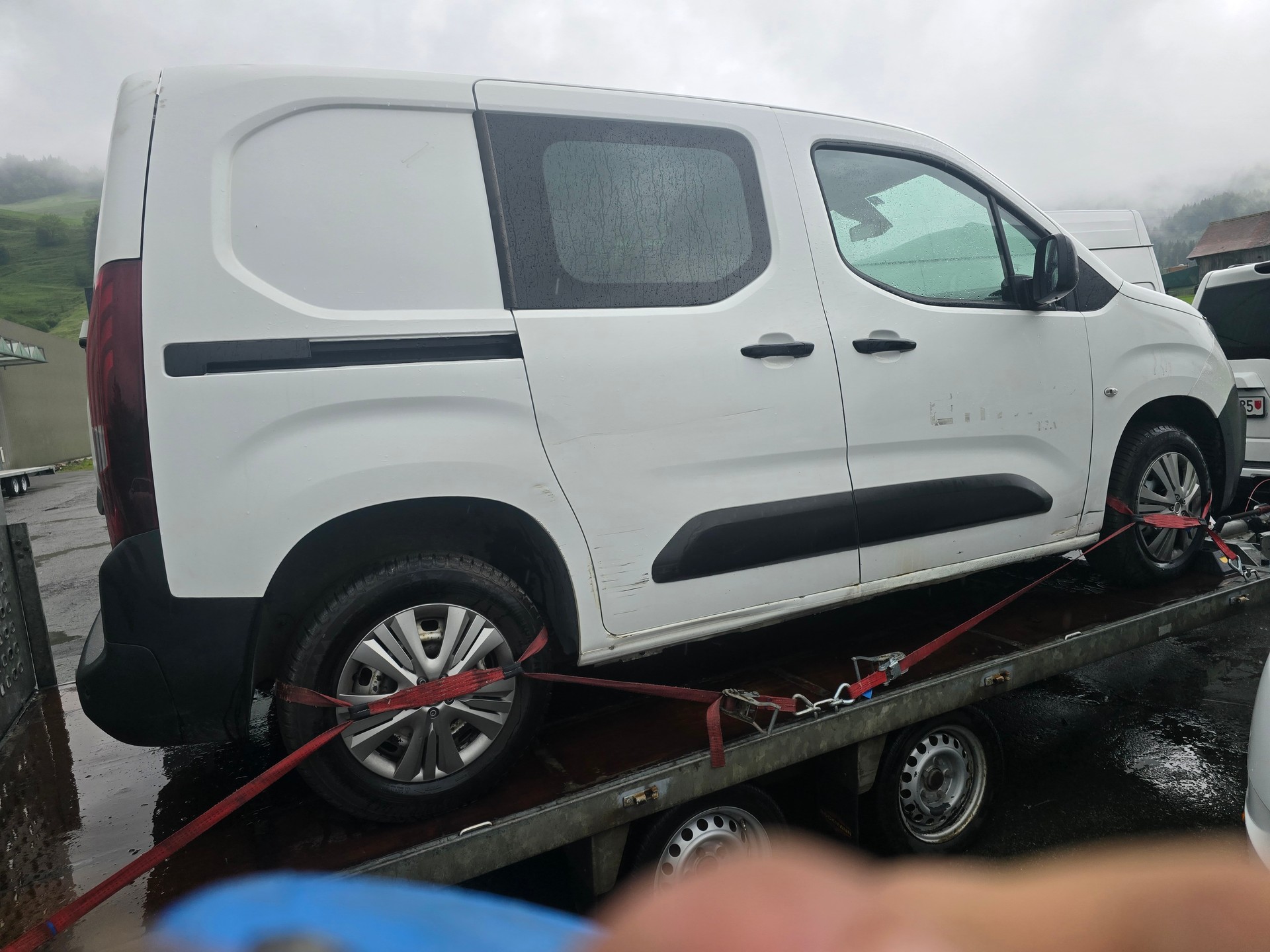 PEUGEOT Partner 1.5 Blue HDi s/s Premium 650kg-image-6