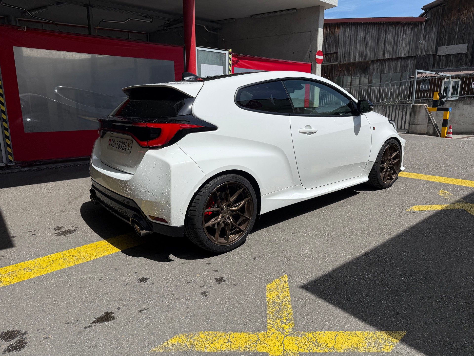 TOYOTA 1.6 Turbo Sport 4x4-image-1