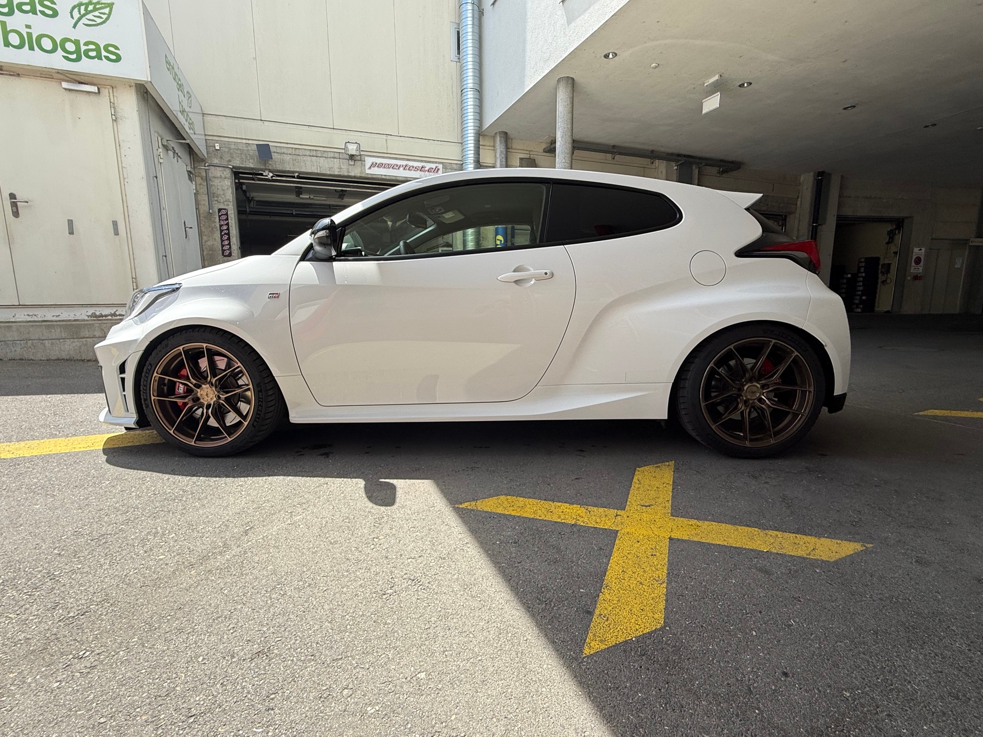 TOYOTA 1.6 Turbo Sport 4x4-image-2