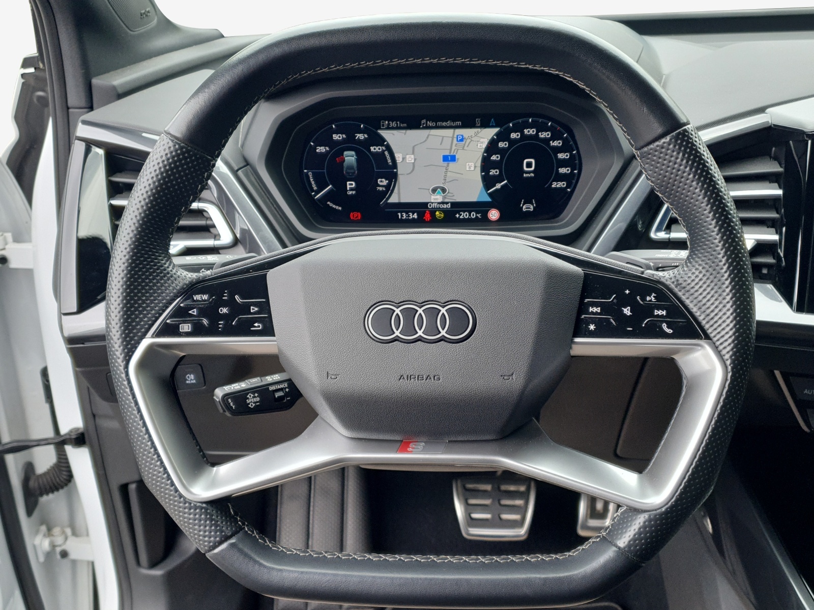 AUDI Q4 e-tron 50 quattro-image-9
