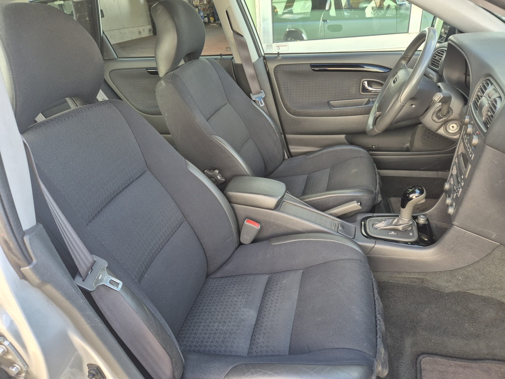 VOLVO V40 2.0T. Aut.-image-9