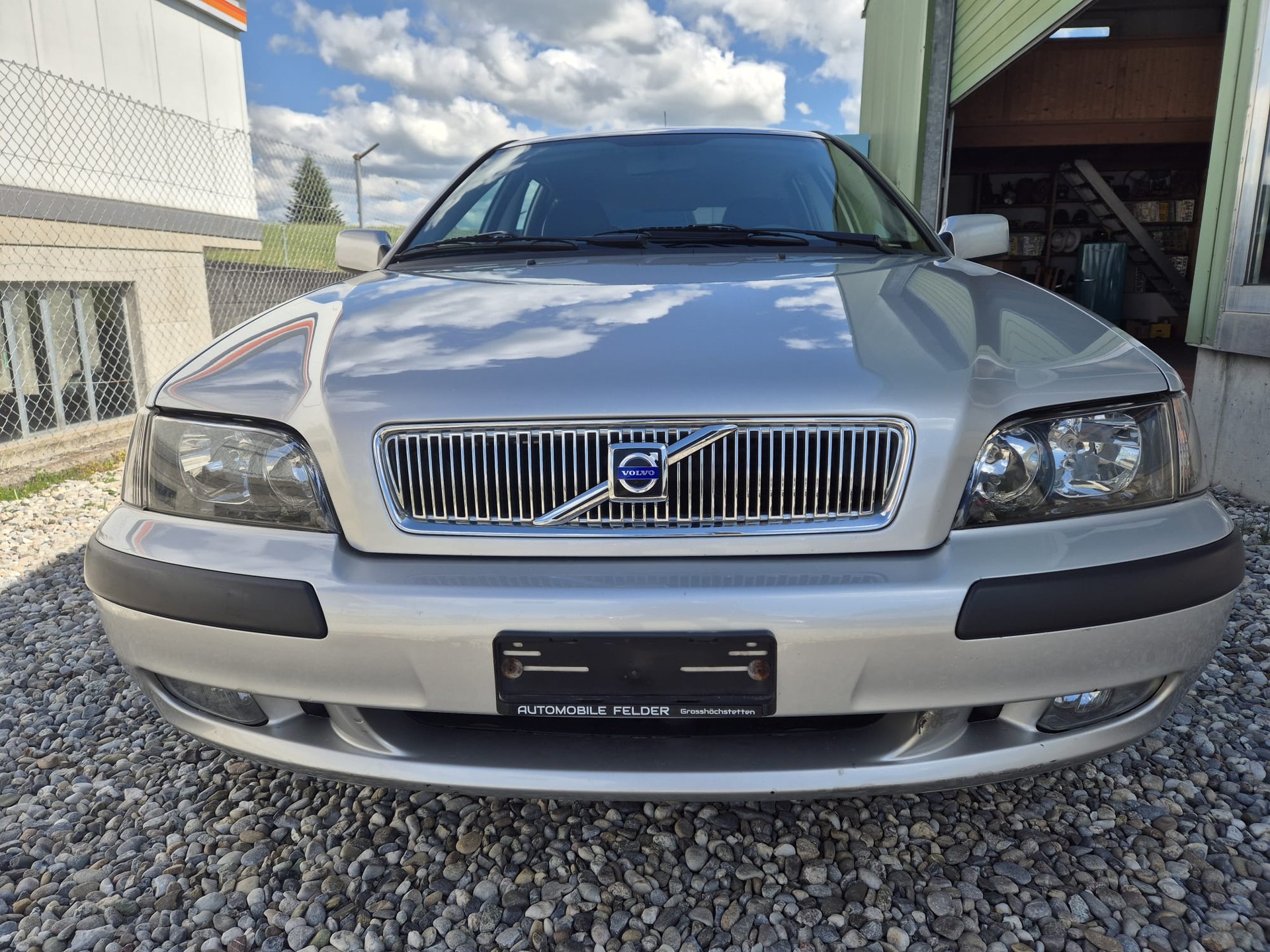 VOLVO V40 2.0T. Aut.-image-0