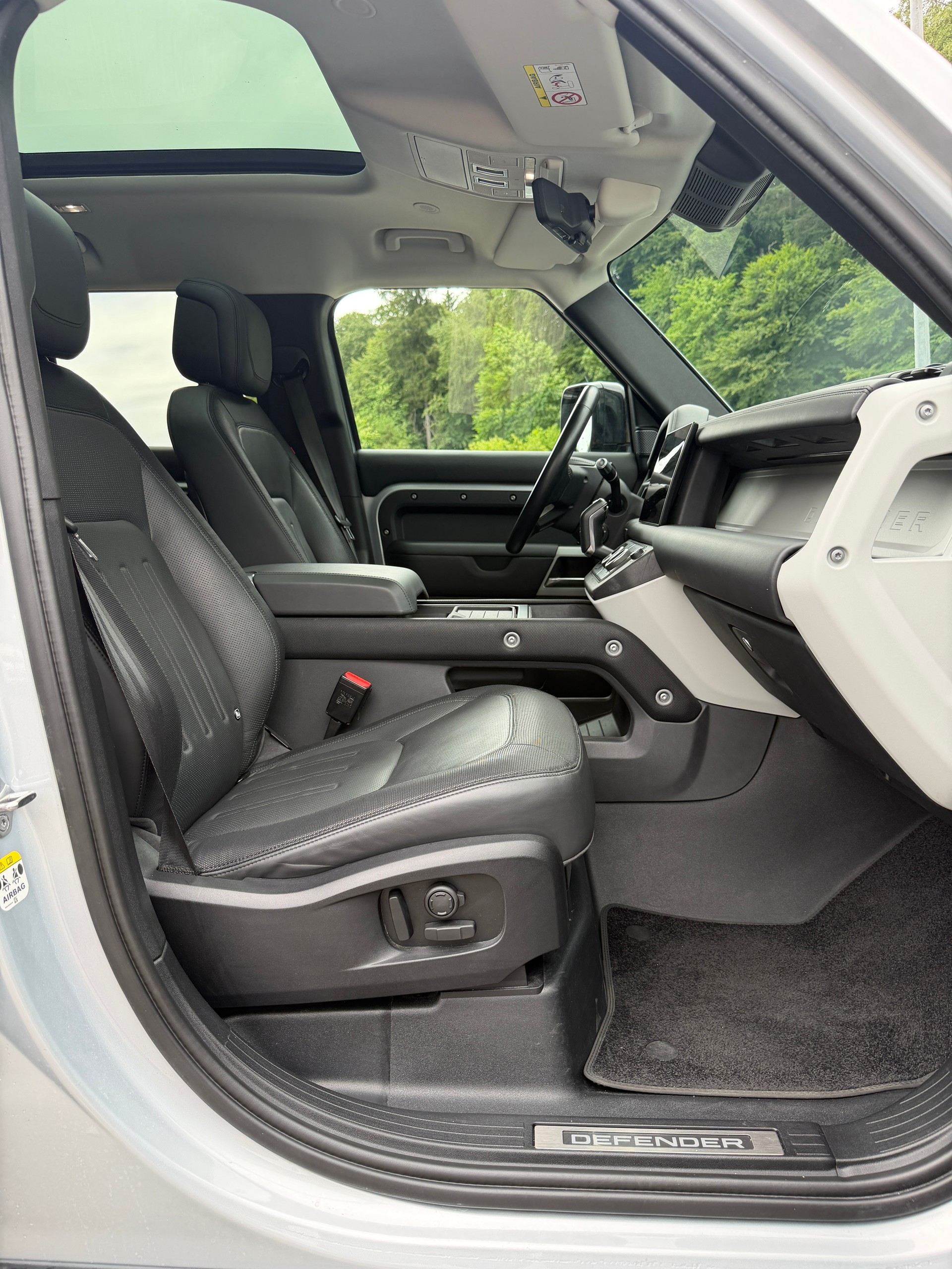 LAND ROVER Defender 110 P400e Si4 PHEV HSE AT8-image-10