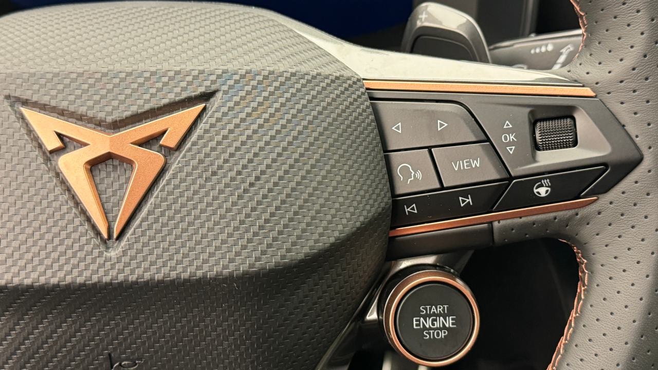 CUPRA LEON ST 2.0 TSI VZ Black Edition-image-8