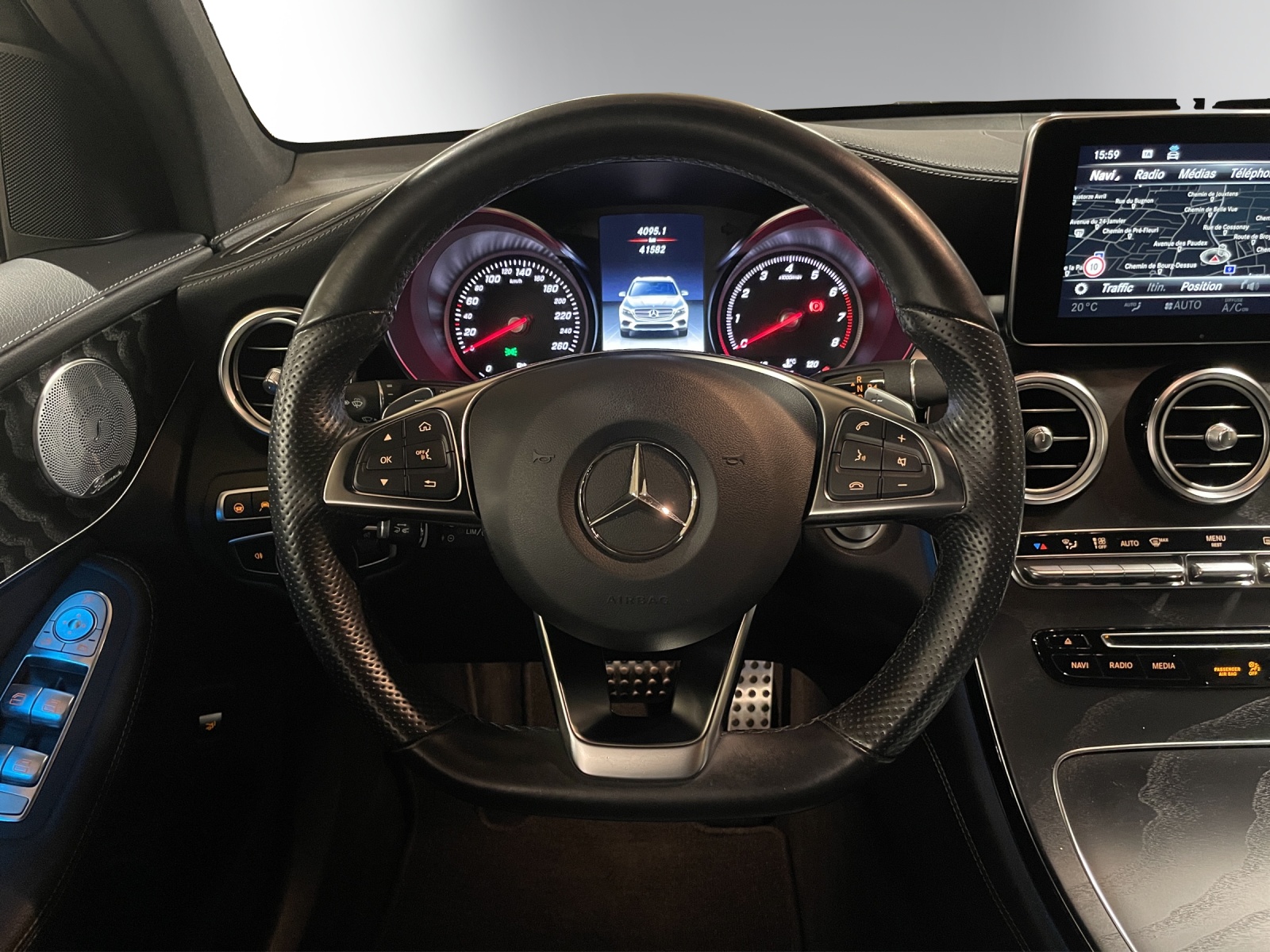 MERCEDES-BENZ GLC 300 4Matic-image-12