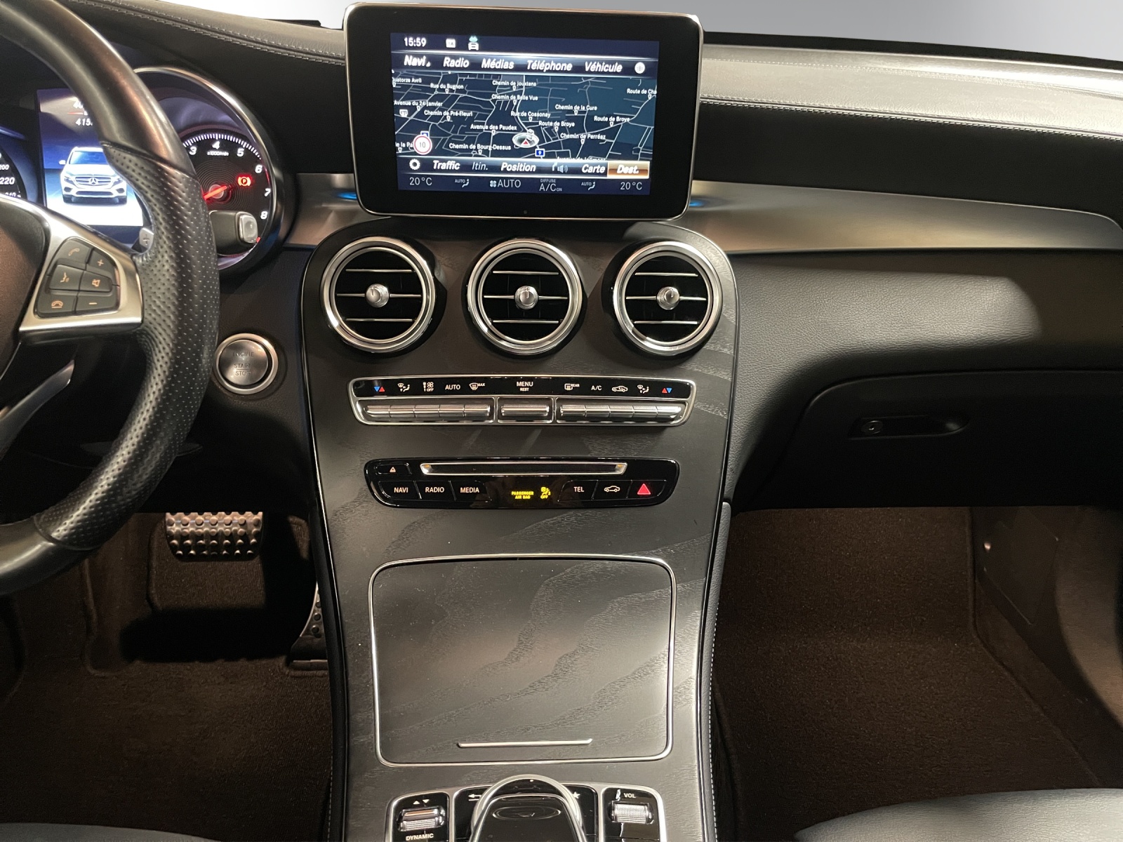 MERCEDES-BENZ GLC 300 4Matic-image-11