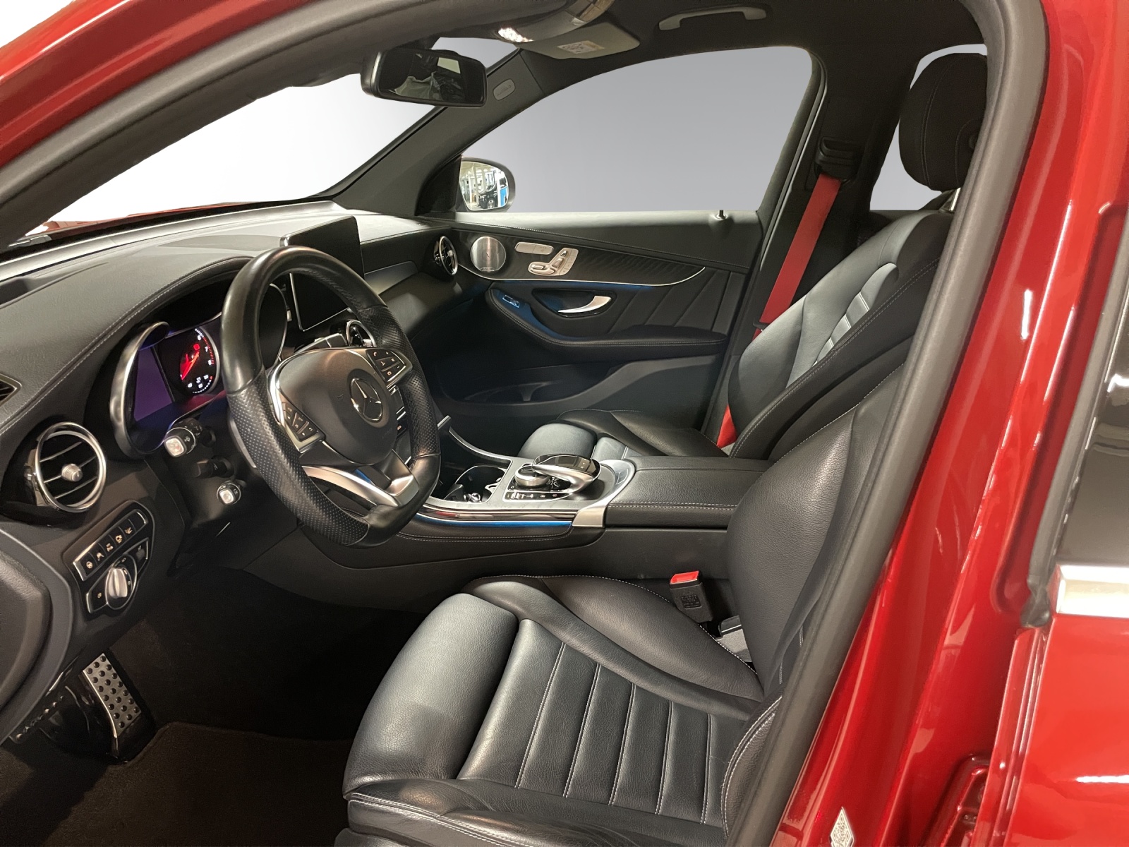 MERCEDES-BENZ GLC 300 4Matic-image-8