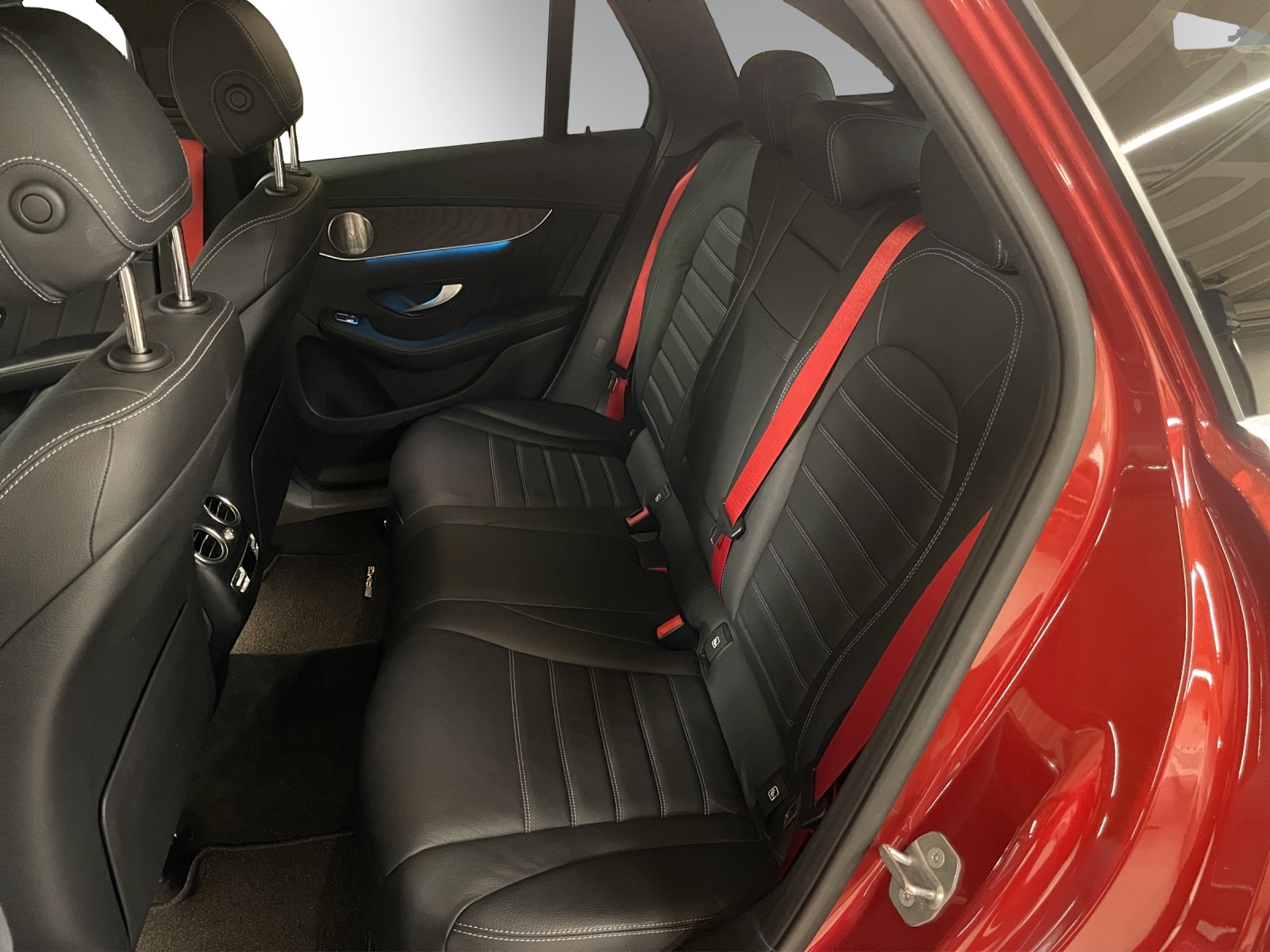 MERCEDES-BENZ GLC 300 4Matic-image-9