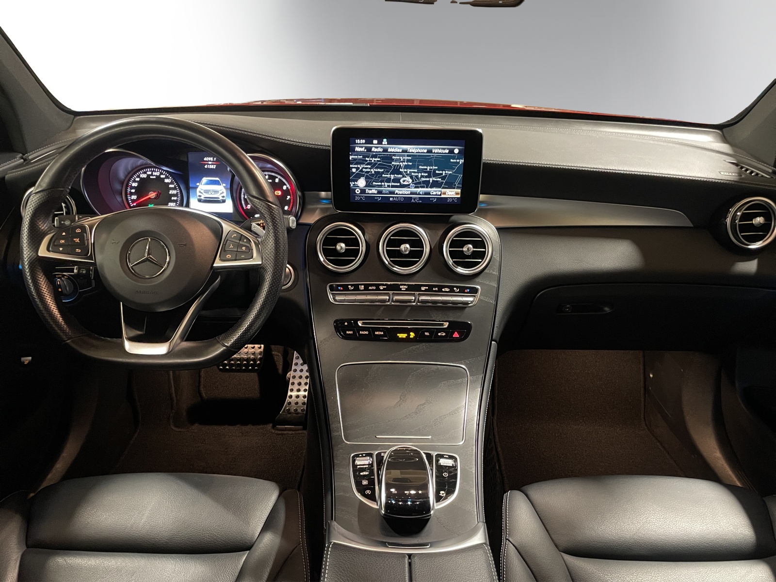 MERCEDES-BENZ GLC 300 4Matic-image-10