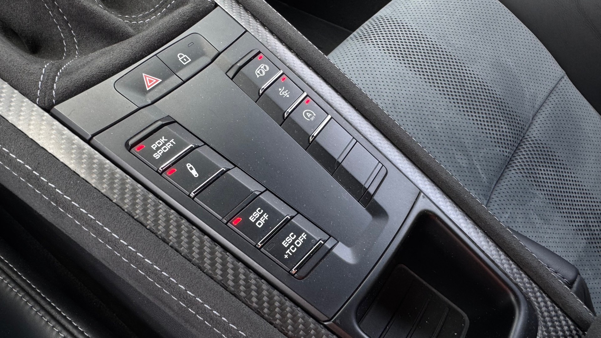 PORSCHE 718 Cayman GT4 RS PDK-image-13