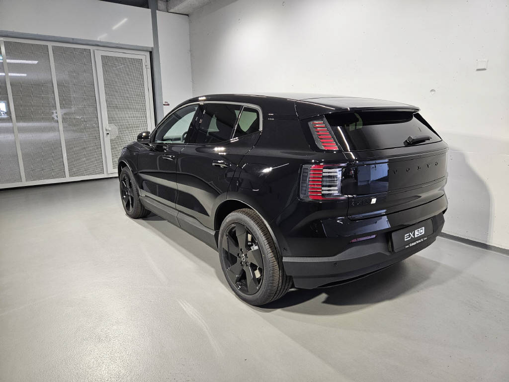 VOLVO EX 30 E60 Twin Ultra Swiss Black Edition-image-3