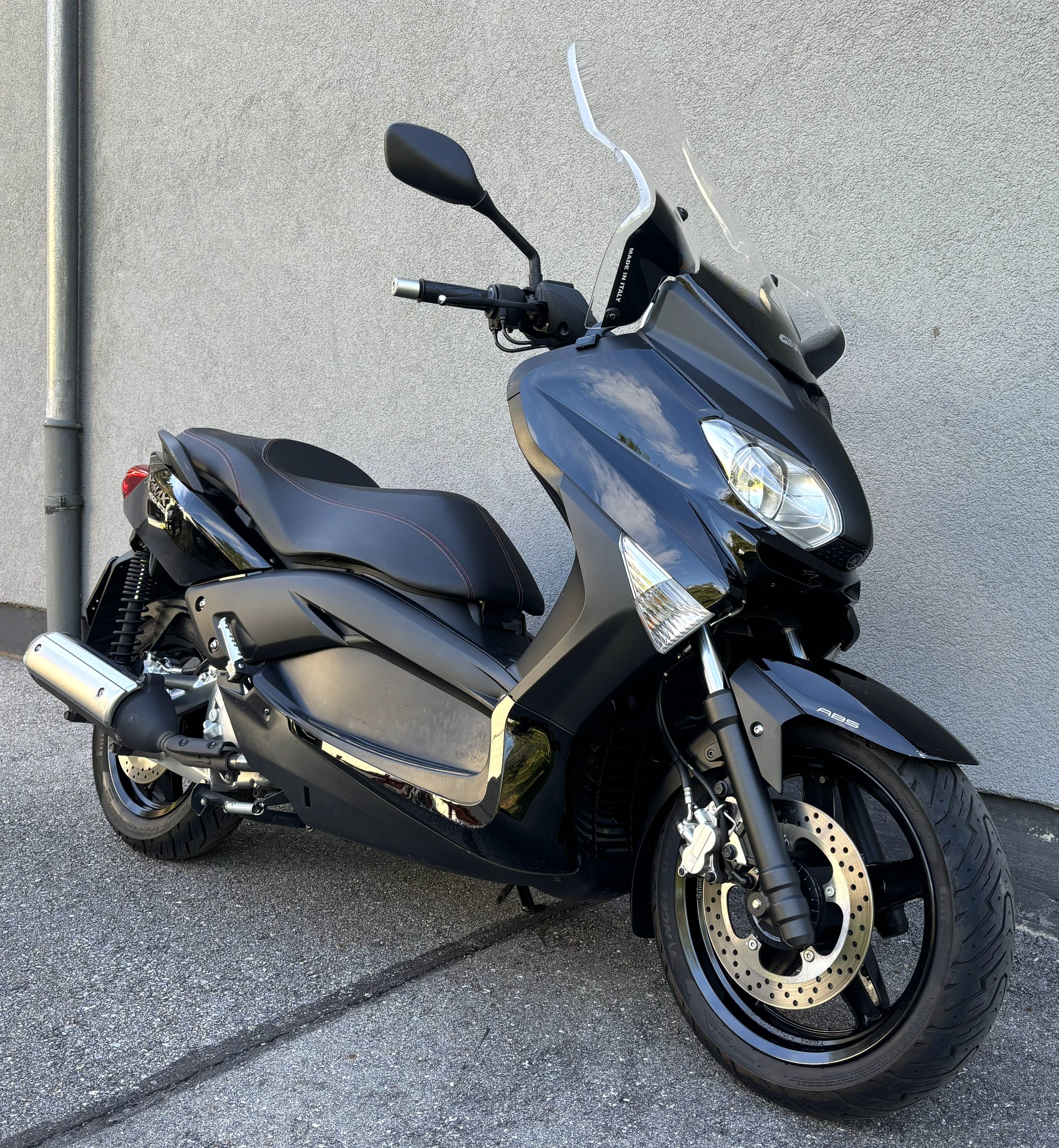 YAMAHA X-MaxYP 250 RA ABS-showroom-element-1
