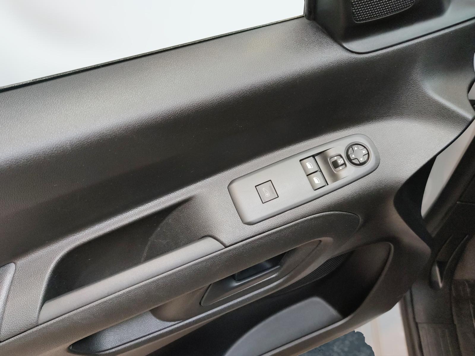 TOYOTA PROACE CITY Van L1 1.2 Active-image-16