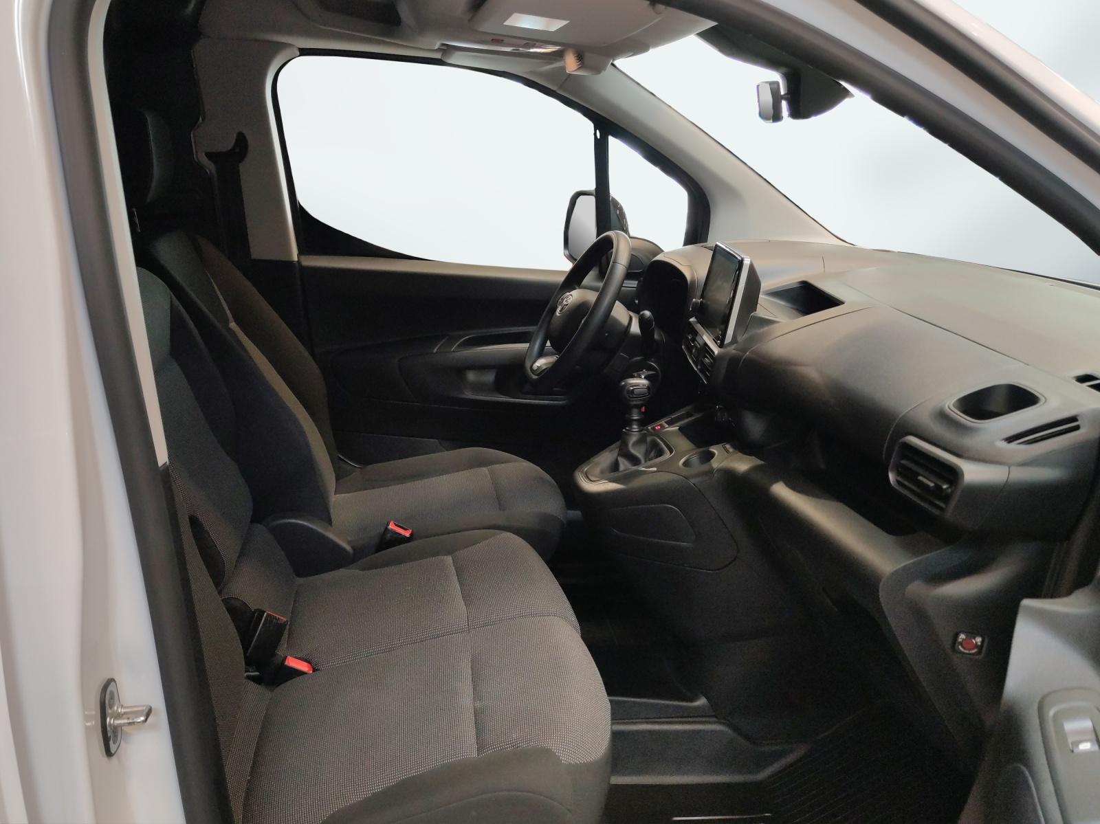 TOYOTA PROACE CITY Van L1 1.2 Active-image-10
