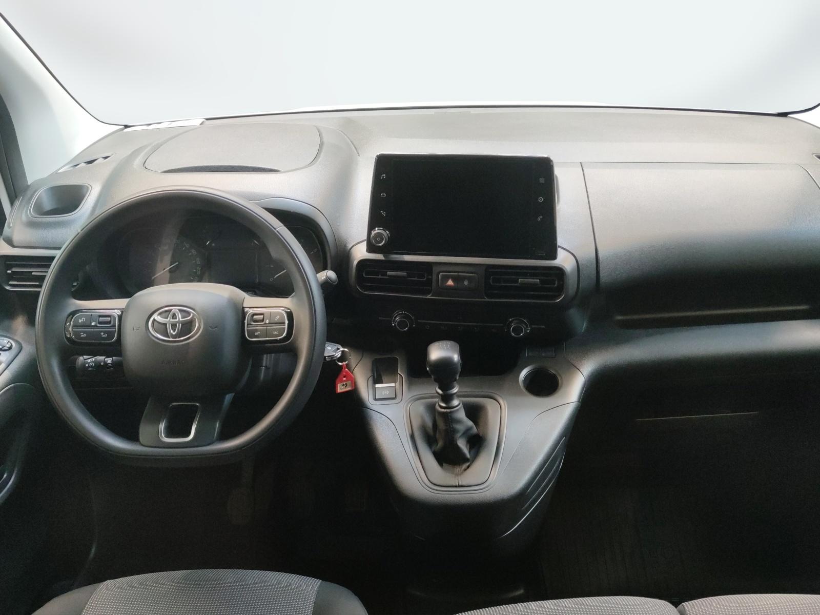 TOYOTA PROACE CITY Van L1 1.2 Active-image-11