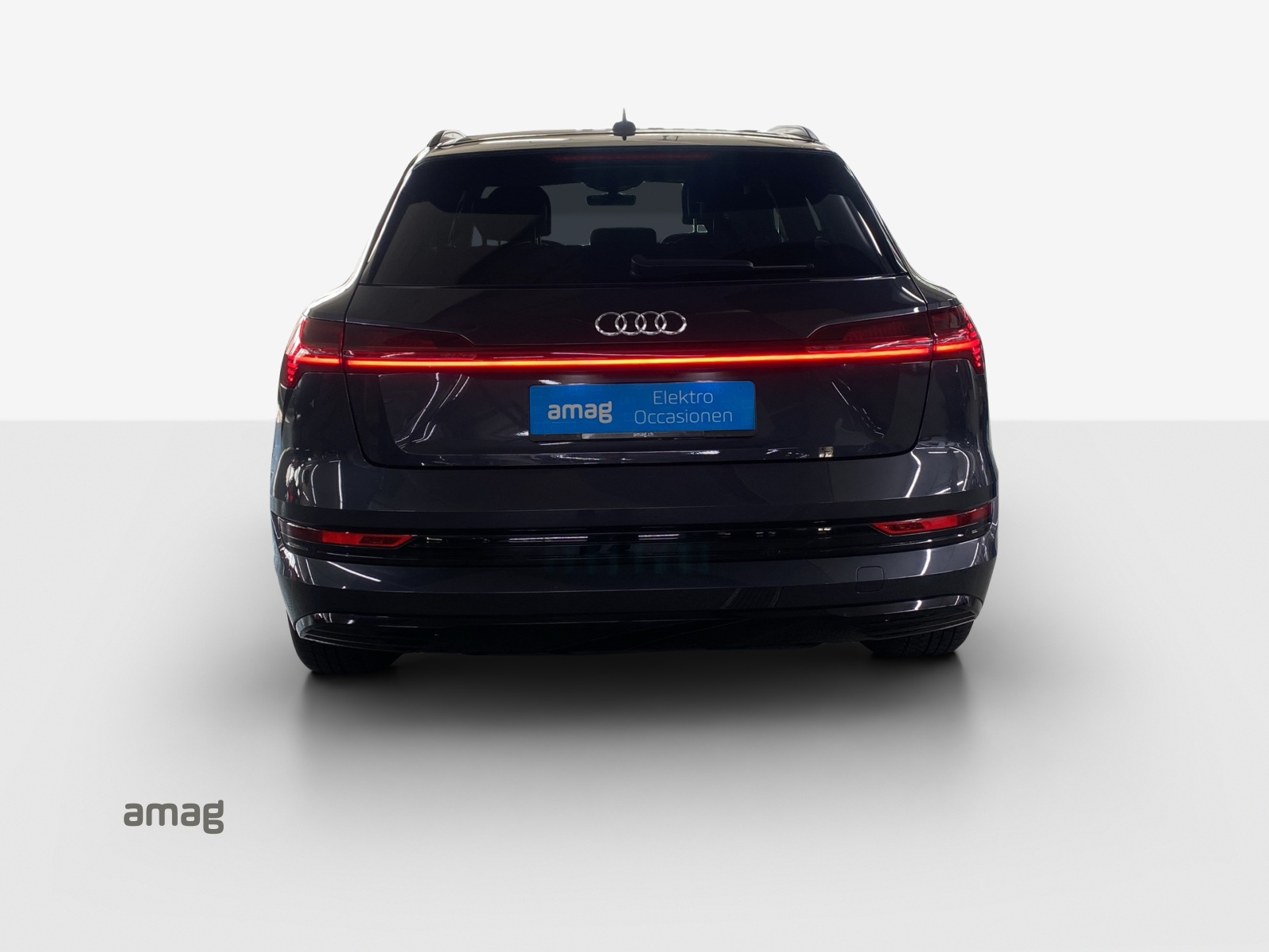 AUDI e-tron 55 Advanced quattro-image-4