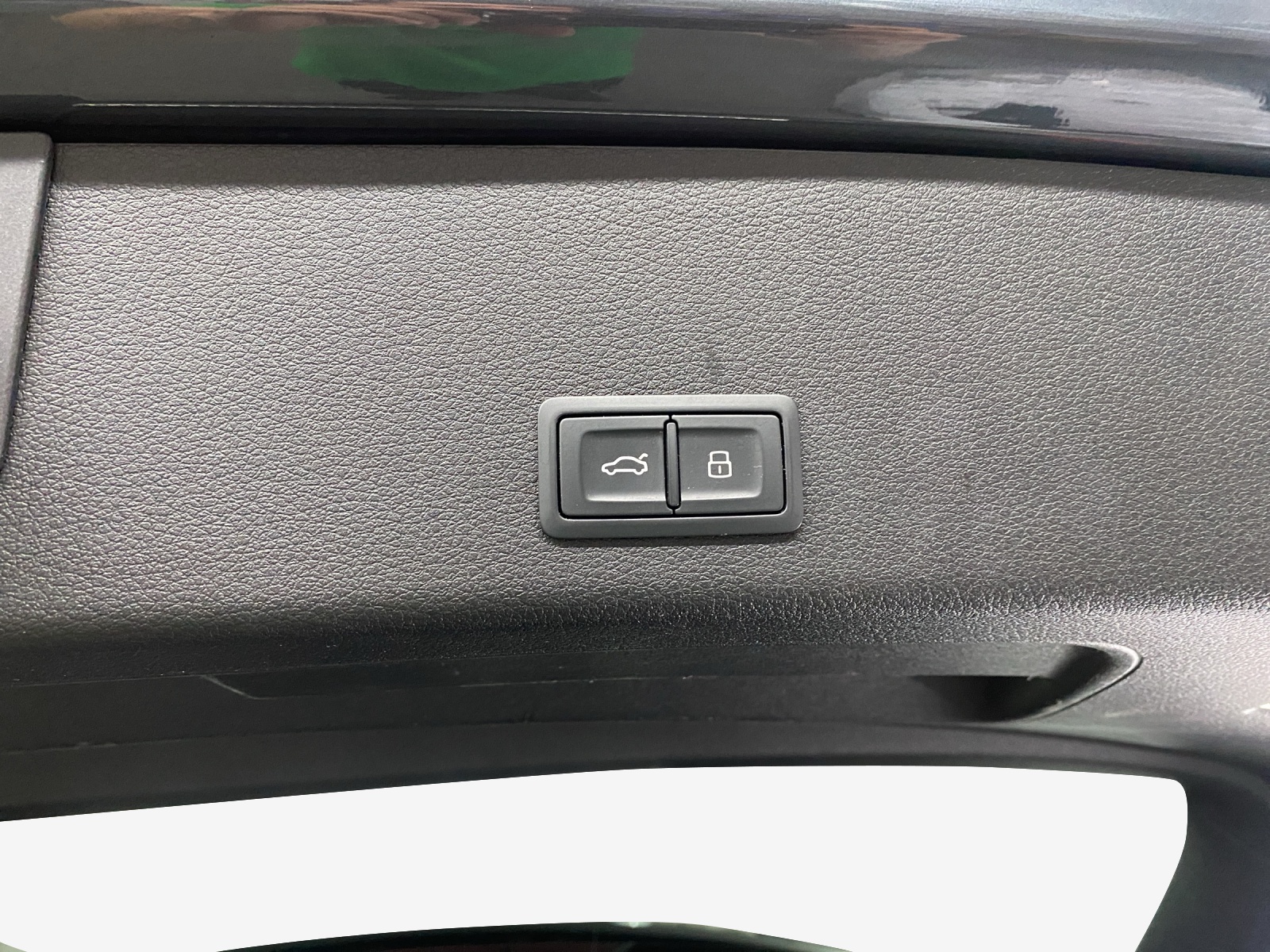 AUDI e-tron 55 Advanced quattro-image-14
