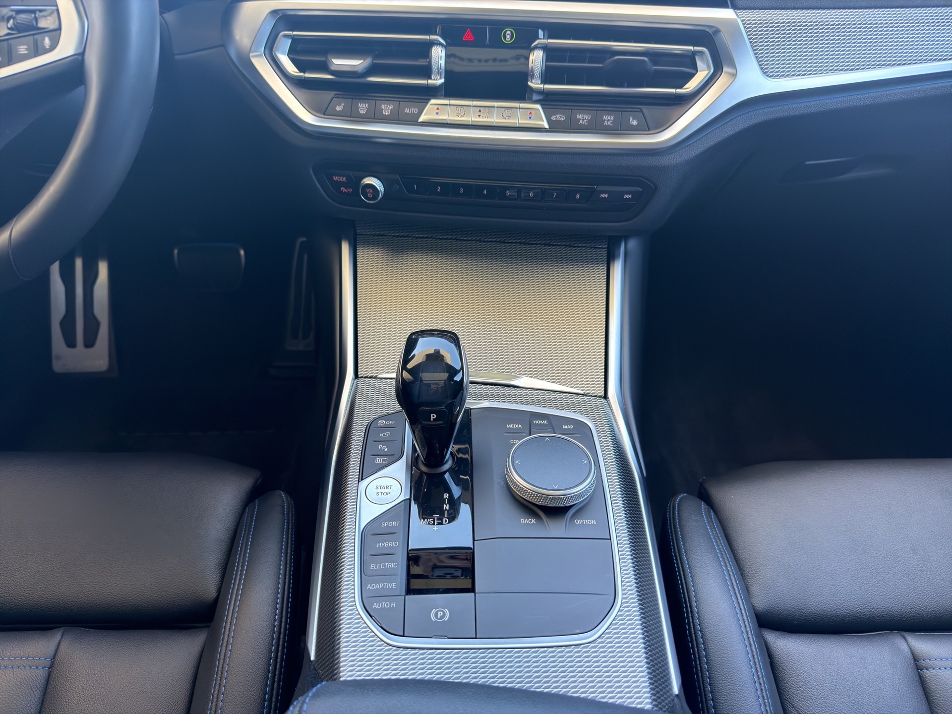 BMW 330e xDrive M Sport-image-13