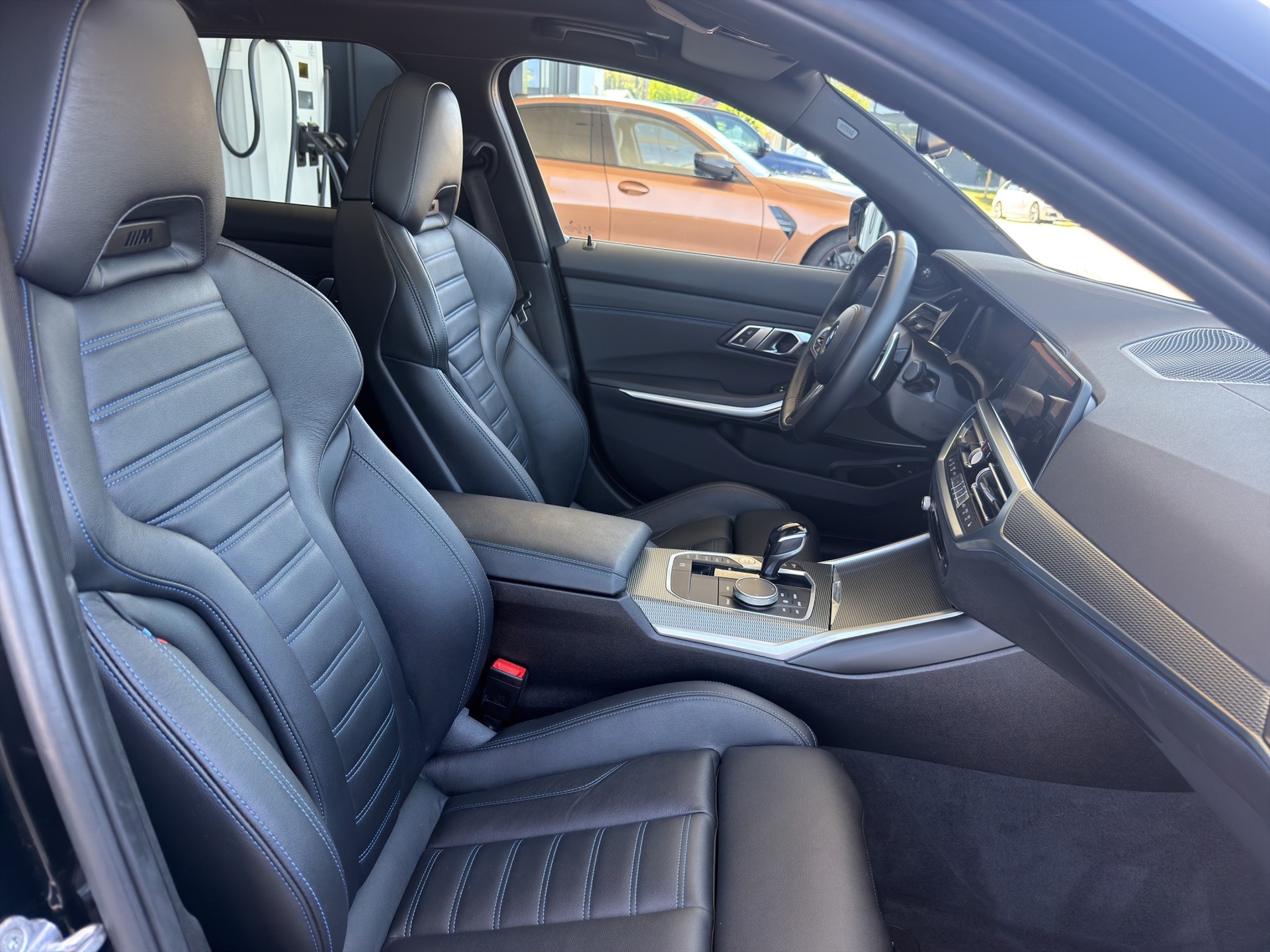 BMW 330e xDrive M Sport-image-17