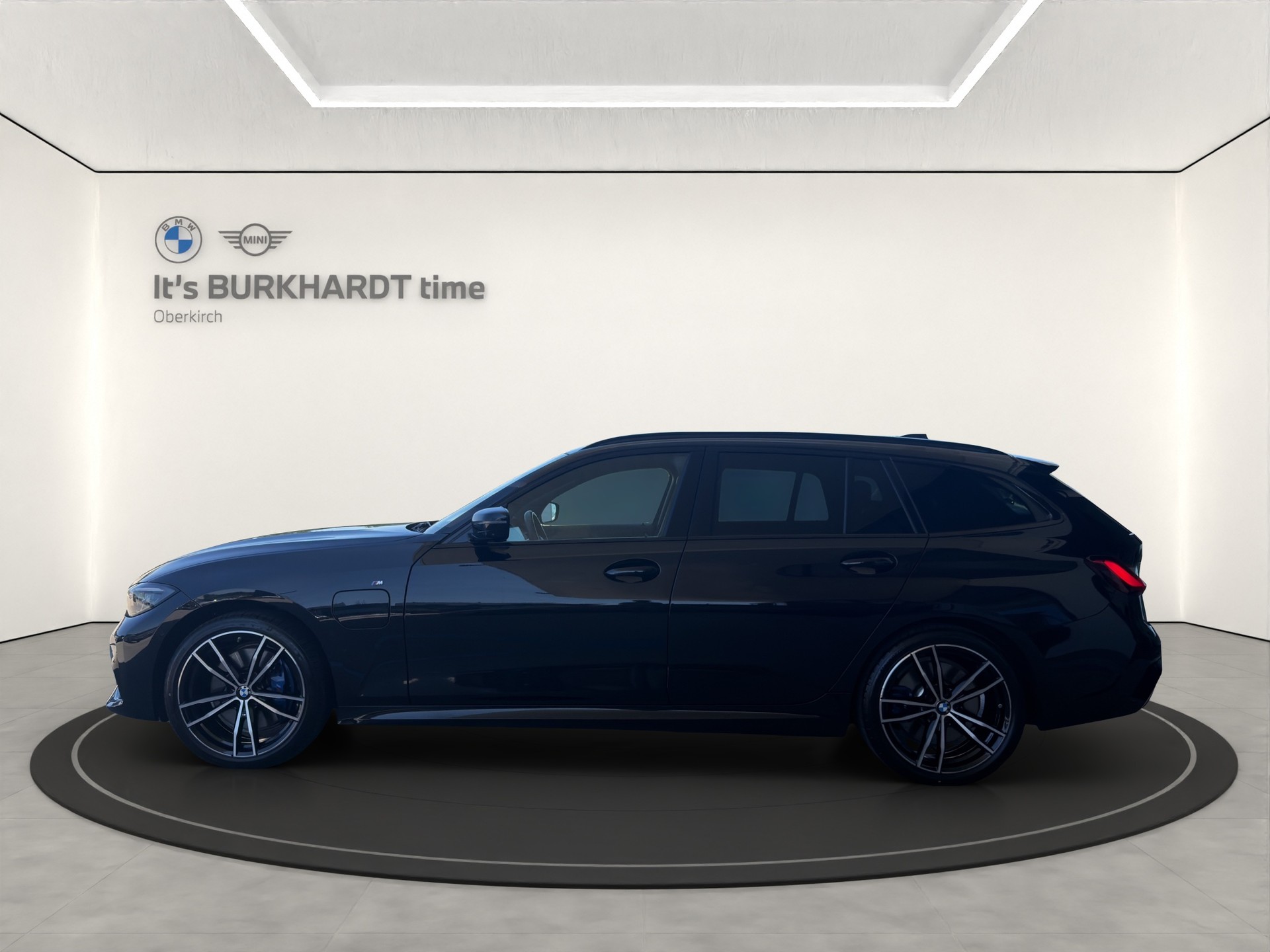 BMW 330e xDrive M Sport-image-1
