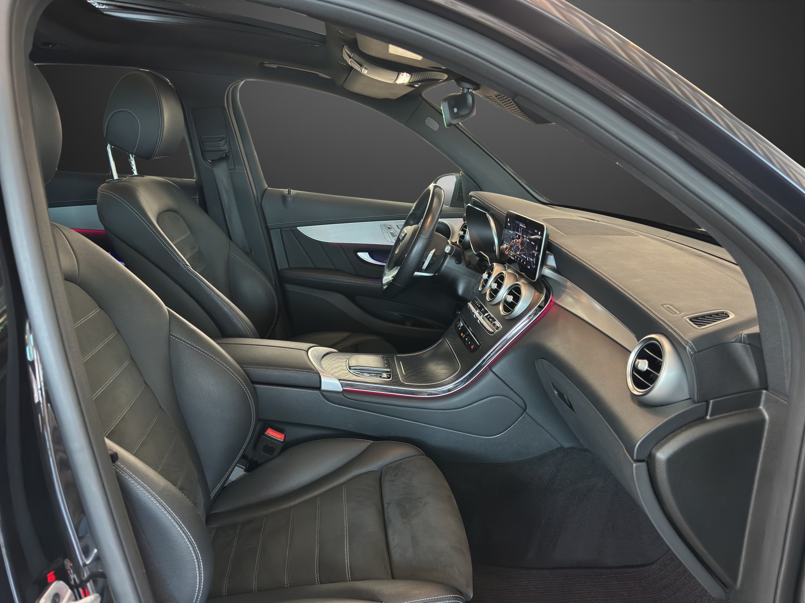 MERCEDES-BENZ GLC 300 de AMG Line 4M A-image-10