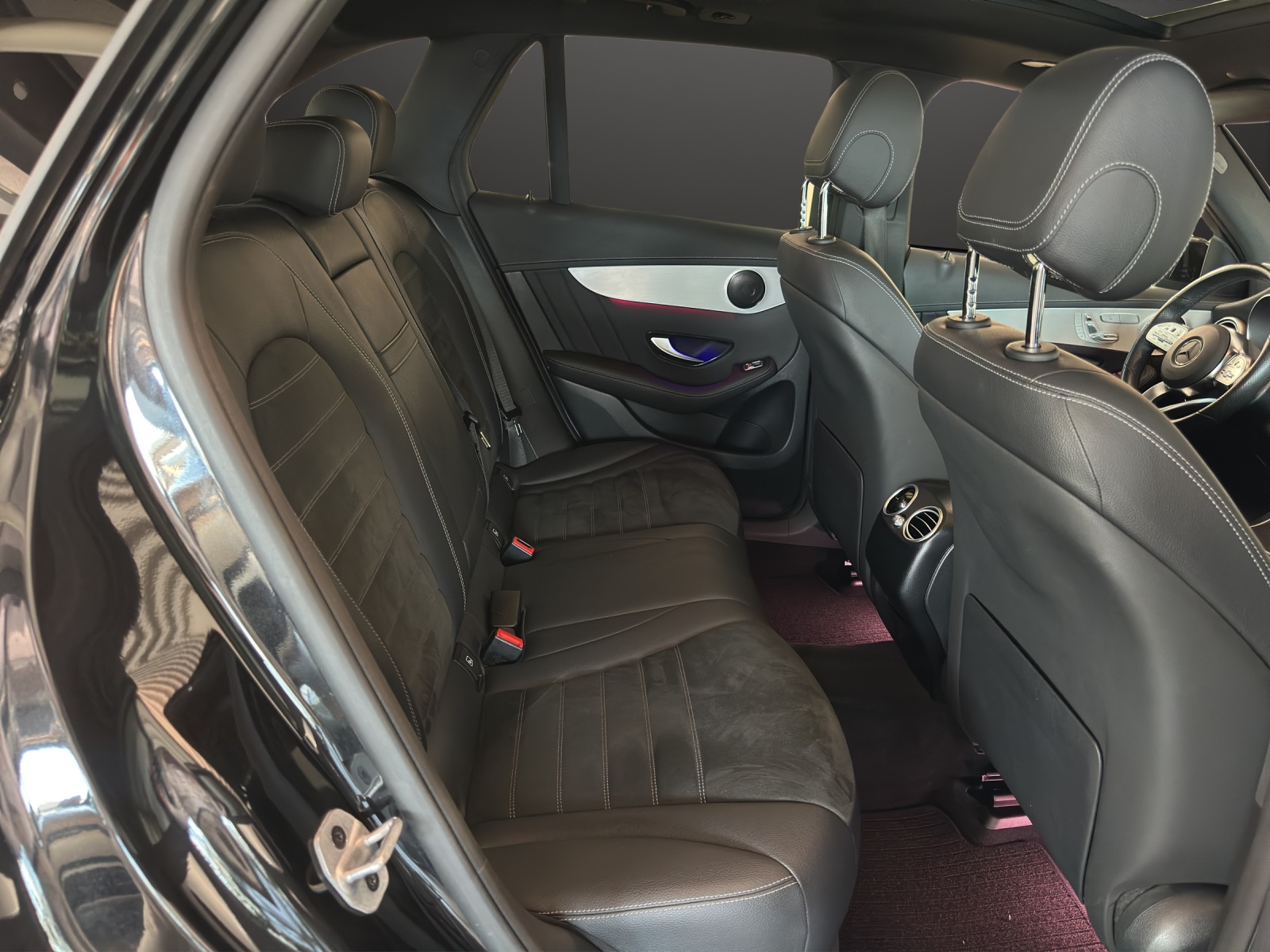 MERCEDES-BENZ GLC 300 de AMG Line 4M A-image-11