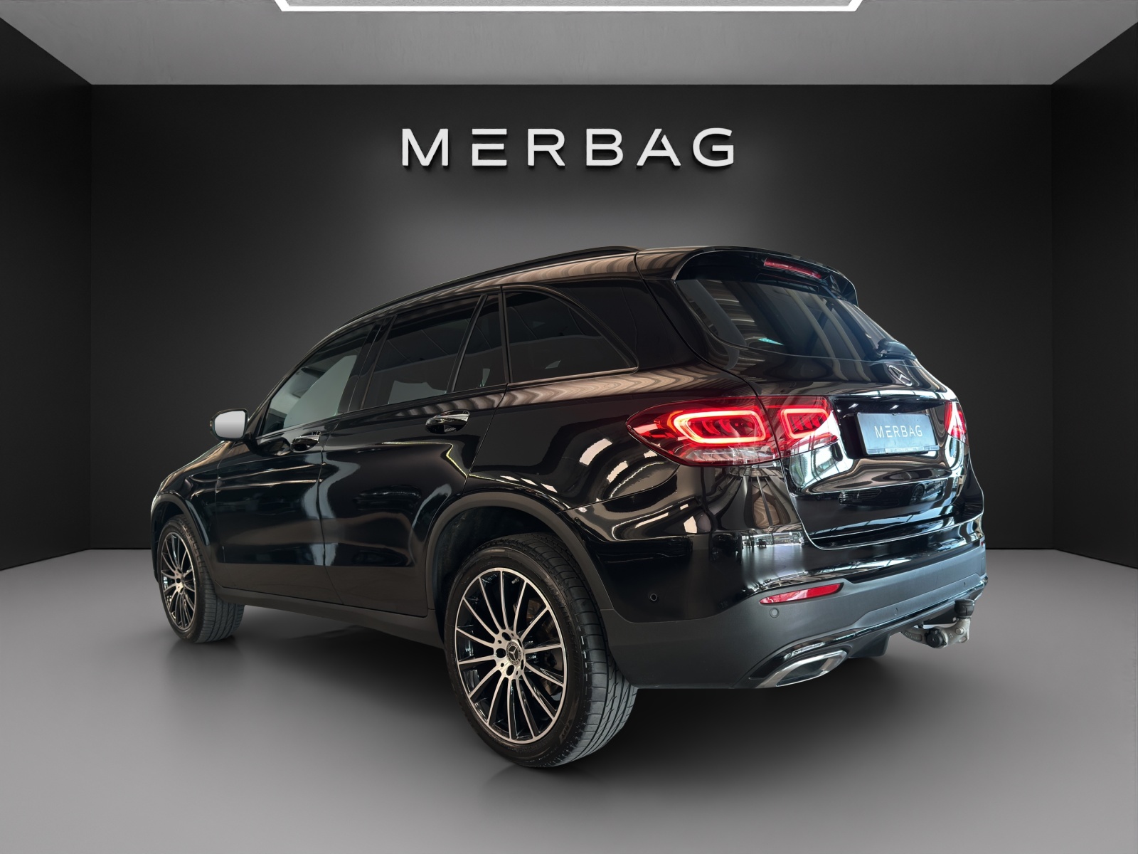 MERCEDES-BENZ GLC 300 de AMG Line 4M A-image-3