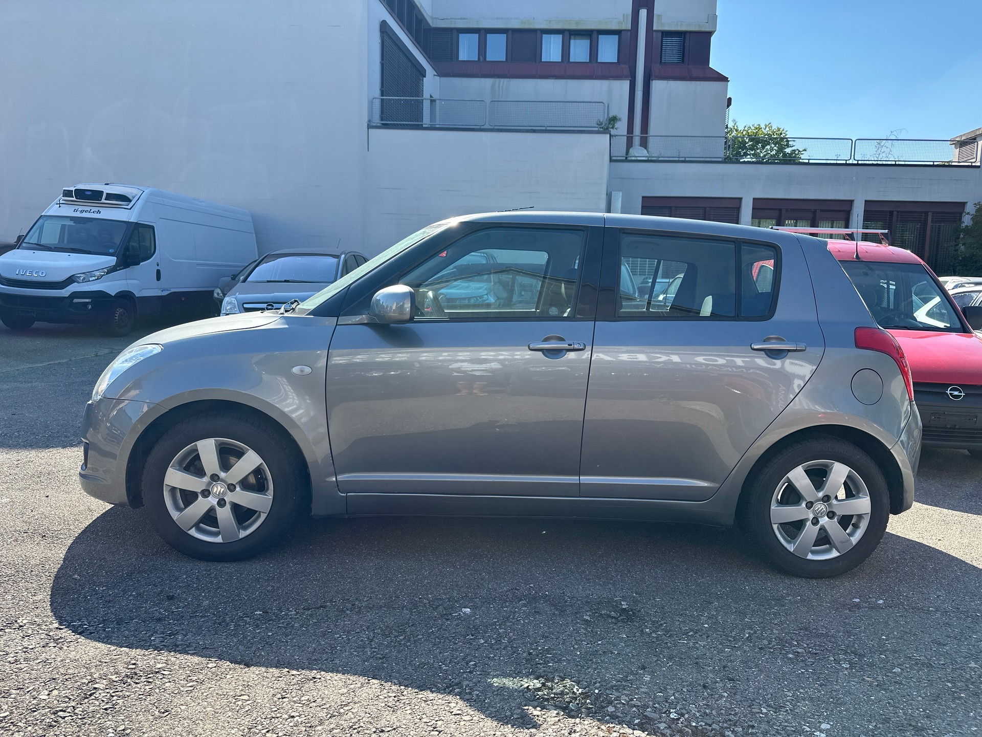 SUZUKI Swift 1.5i 16V VVT GL Top-image-3