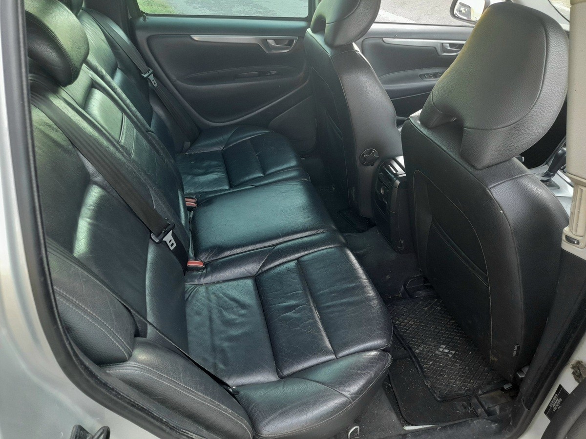 VOLVO V70 D5 AWD Geartronic-image-5