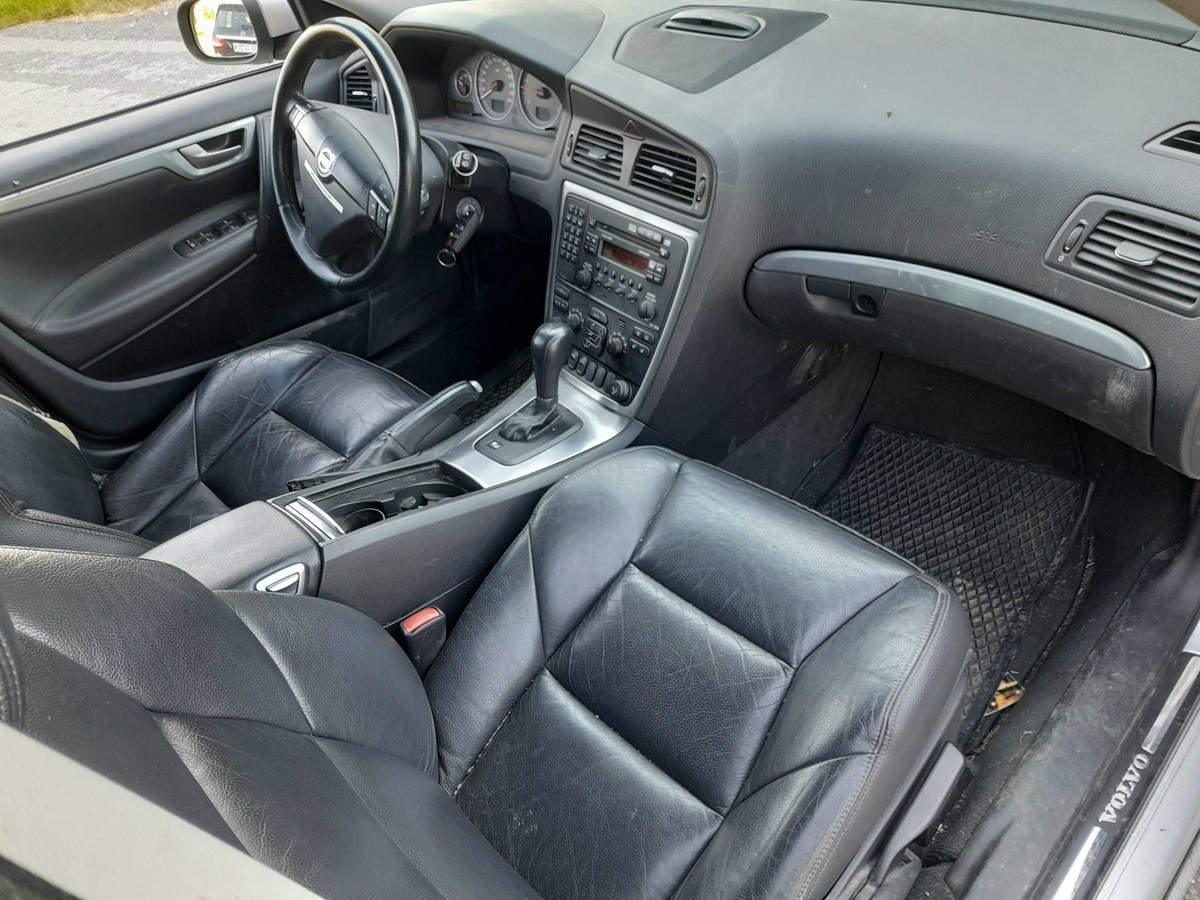 VOLVO V70 D5 AWD Geartronic-image-4