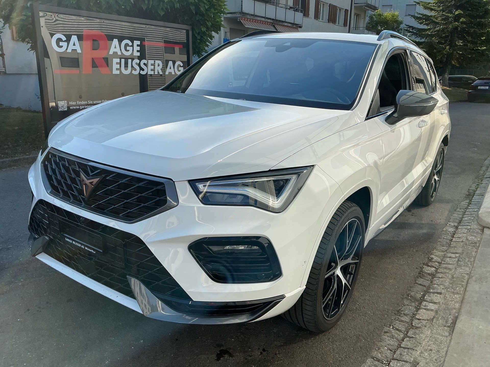 CUPRA Ateca VZ 4Drive *** AKRAPOVIC SPORTAUSPUFF ***-image-0