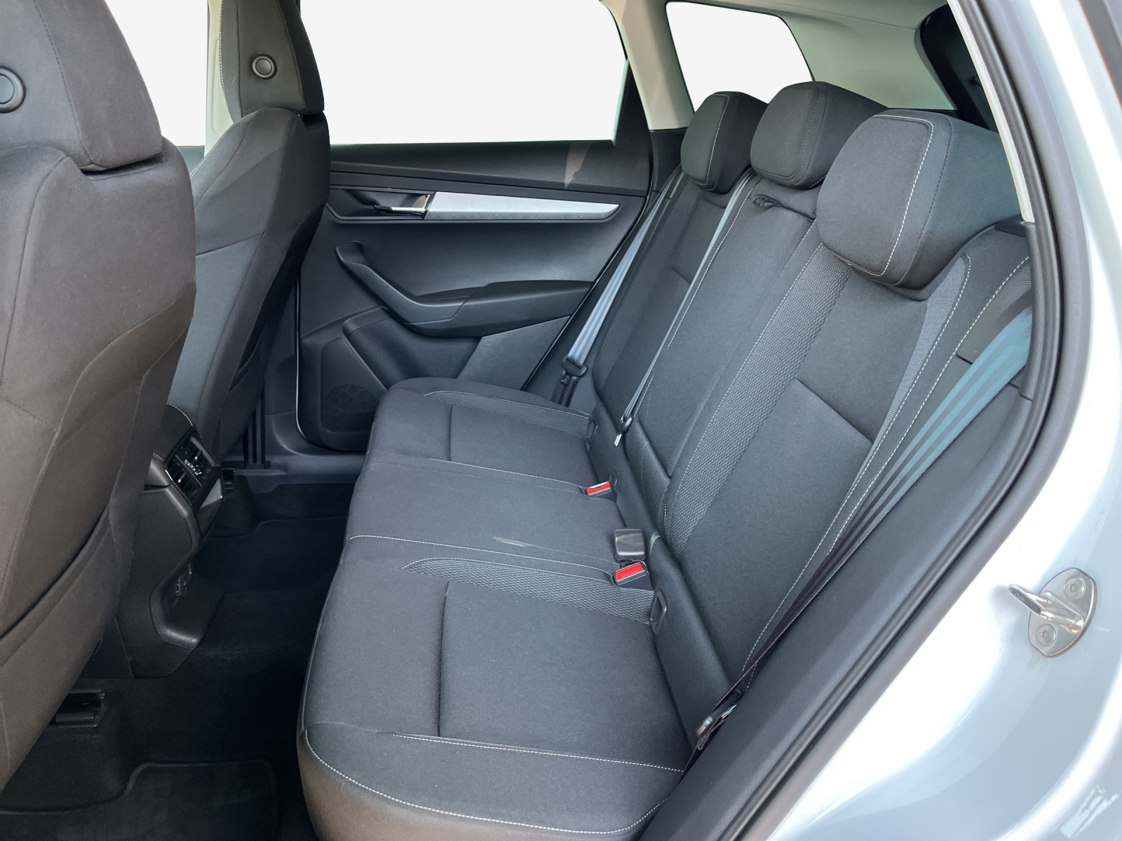 SKODA Karoq 2.0 TDI CR Selection 4x4 DSG-image-11