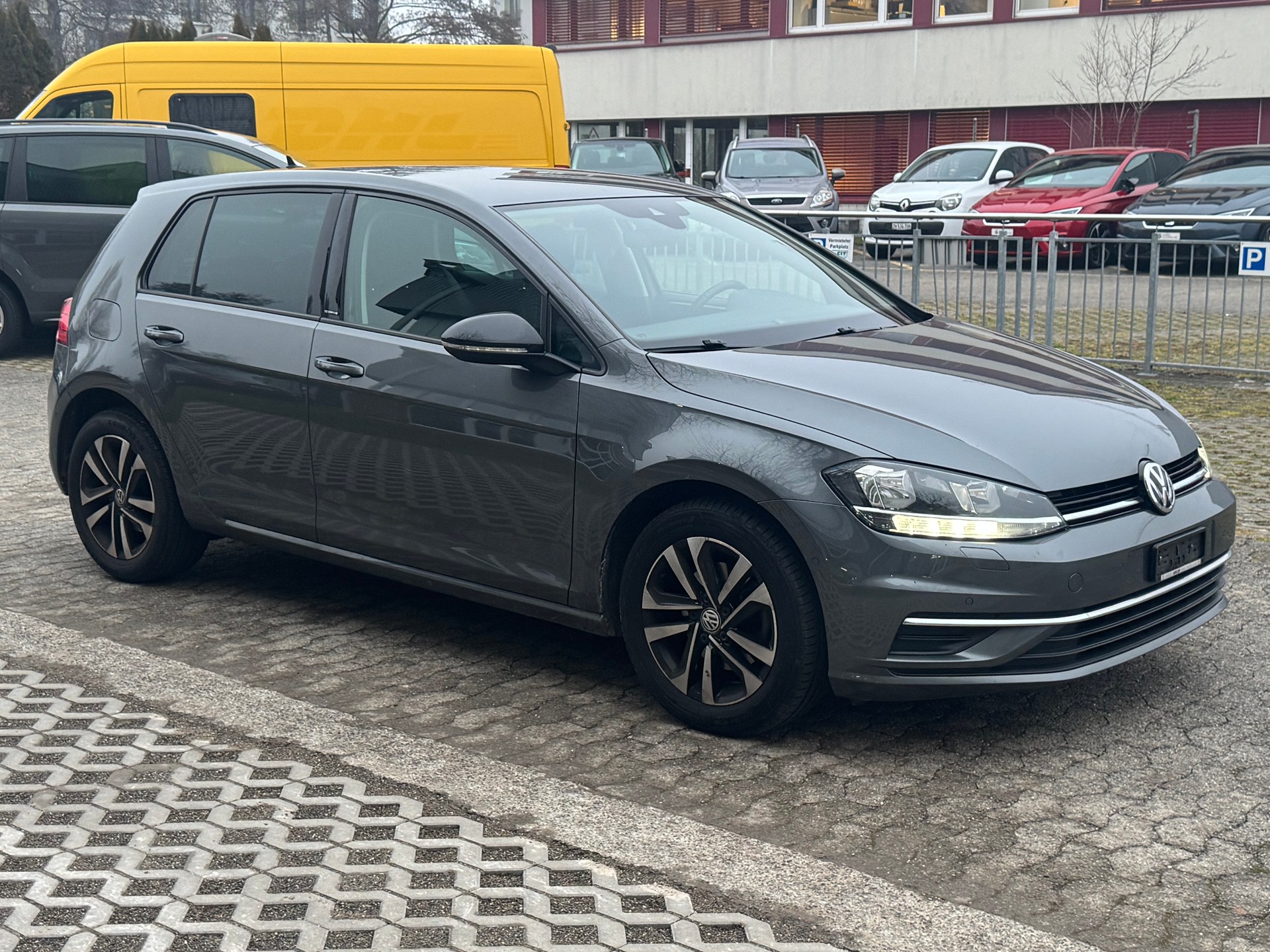 VW Golf 1.6 TDI Comfortline DSG-image-2