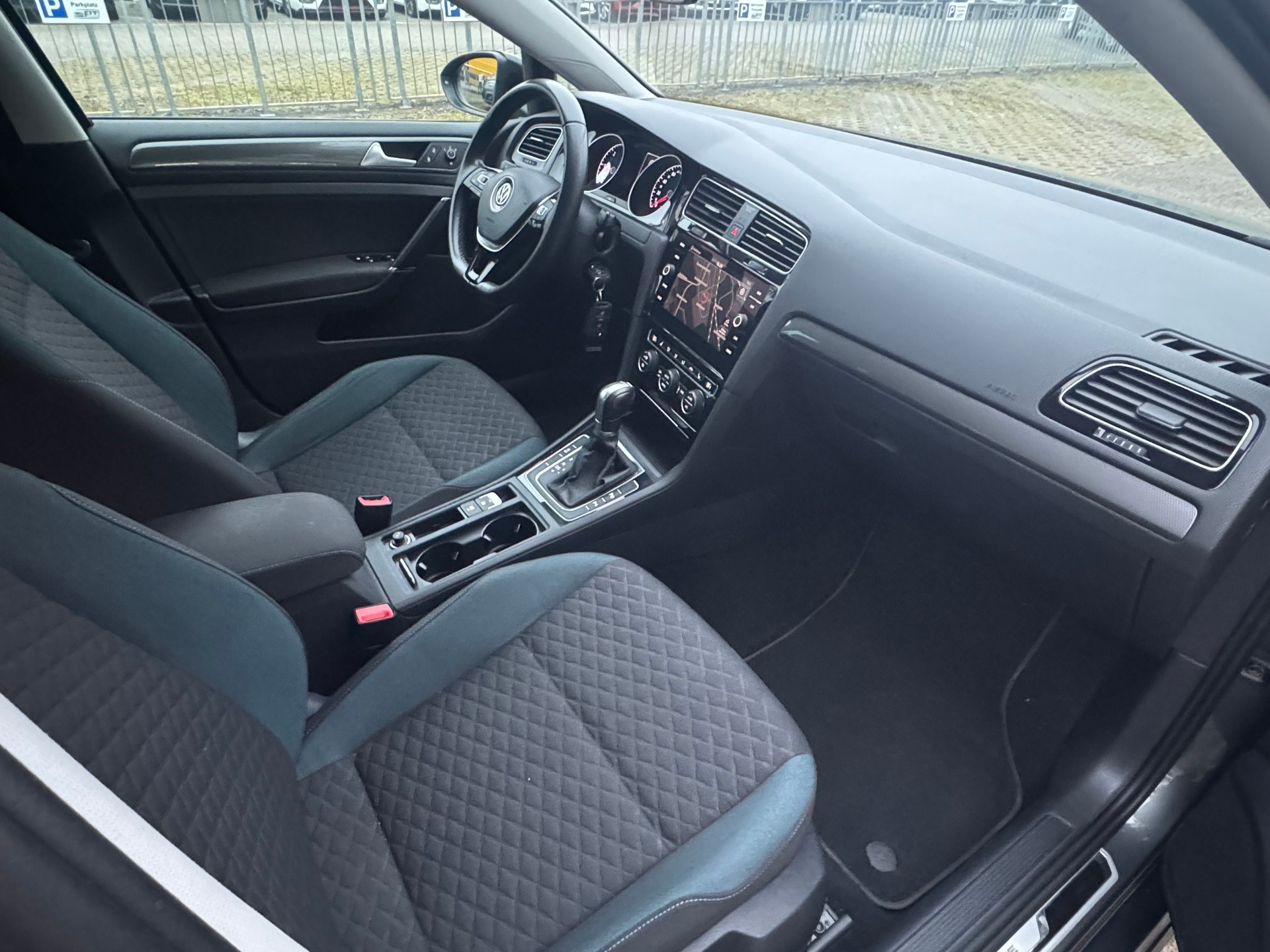 VW Golf 1.6 TDI Comfortline DSG-image-9