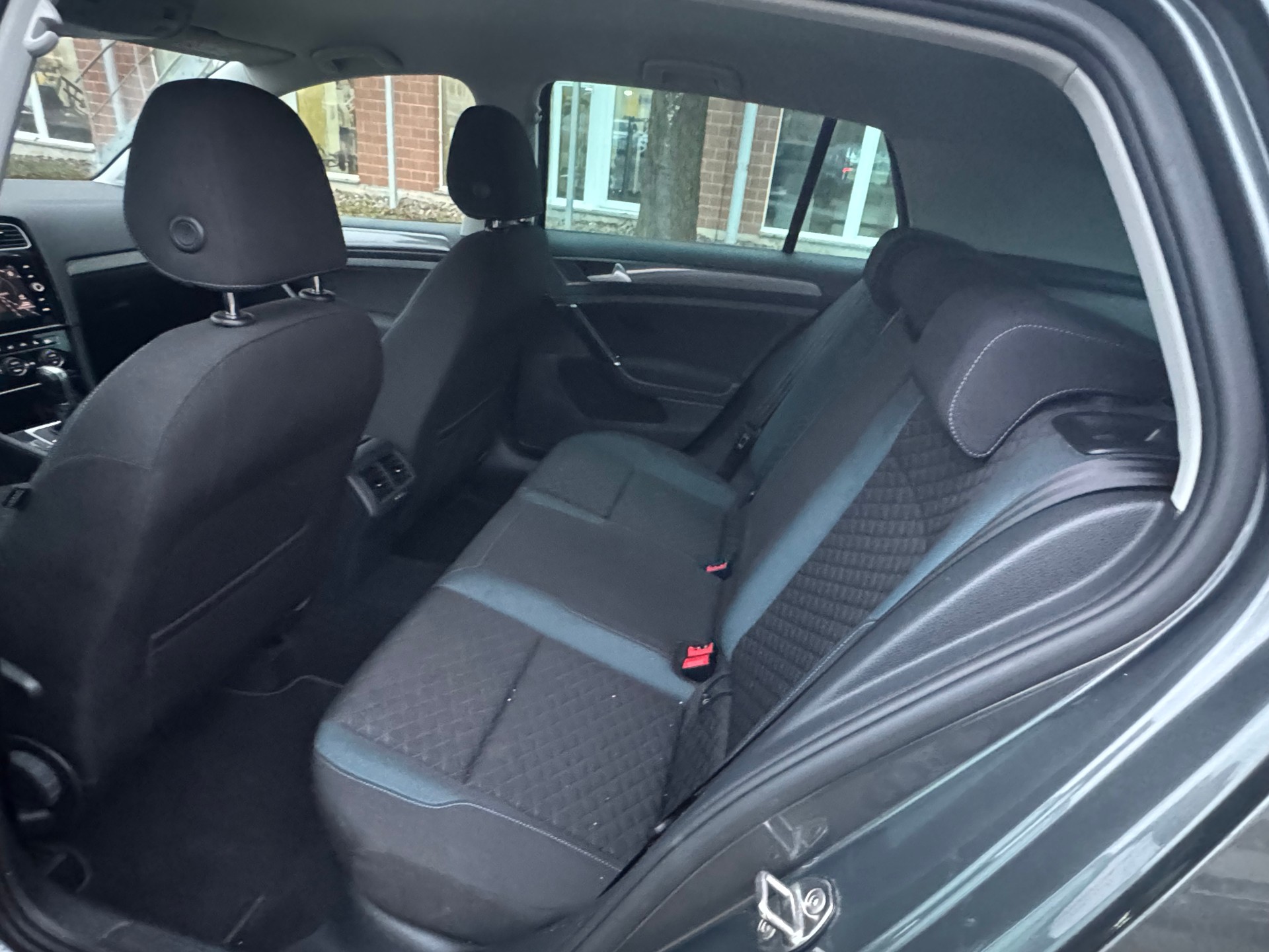 VW Golf 1.6 TDI Comfortline DSG-image-7