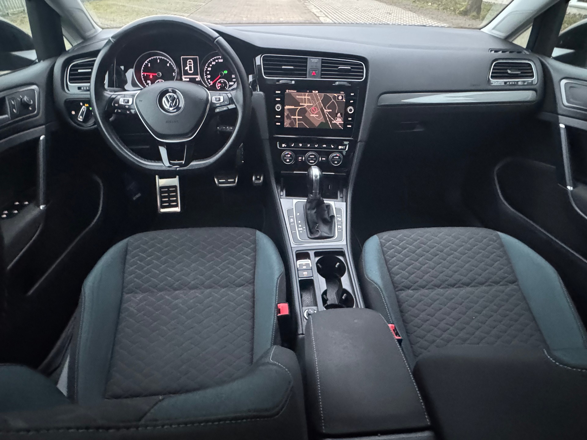 VW Golf 1.6 TDI Comfortline DSG-image-8