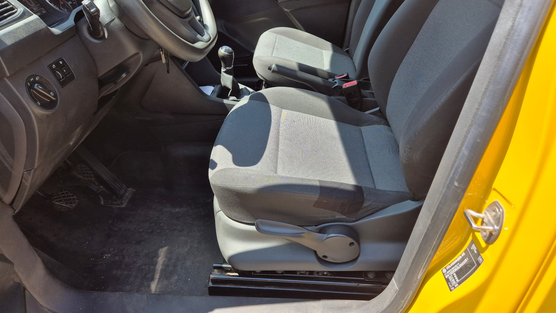 VW Caddy 2.0 TDI Comfortline 4Motion-image-10