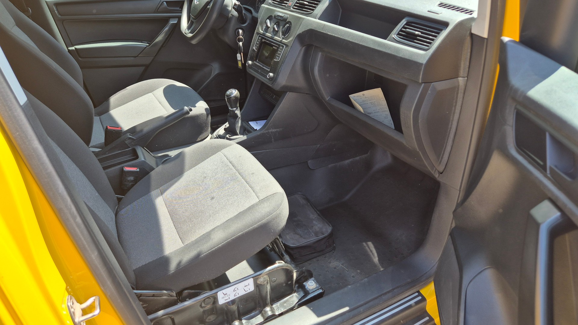 VW Caddy 2.0 TDI Comfortline 4Motion-image-9
